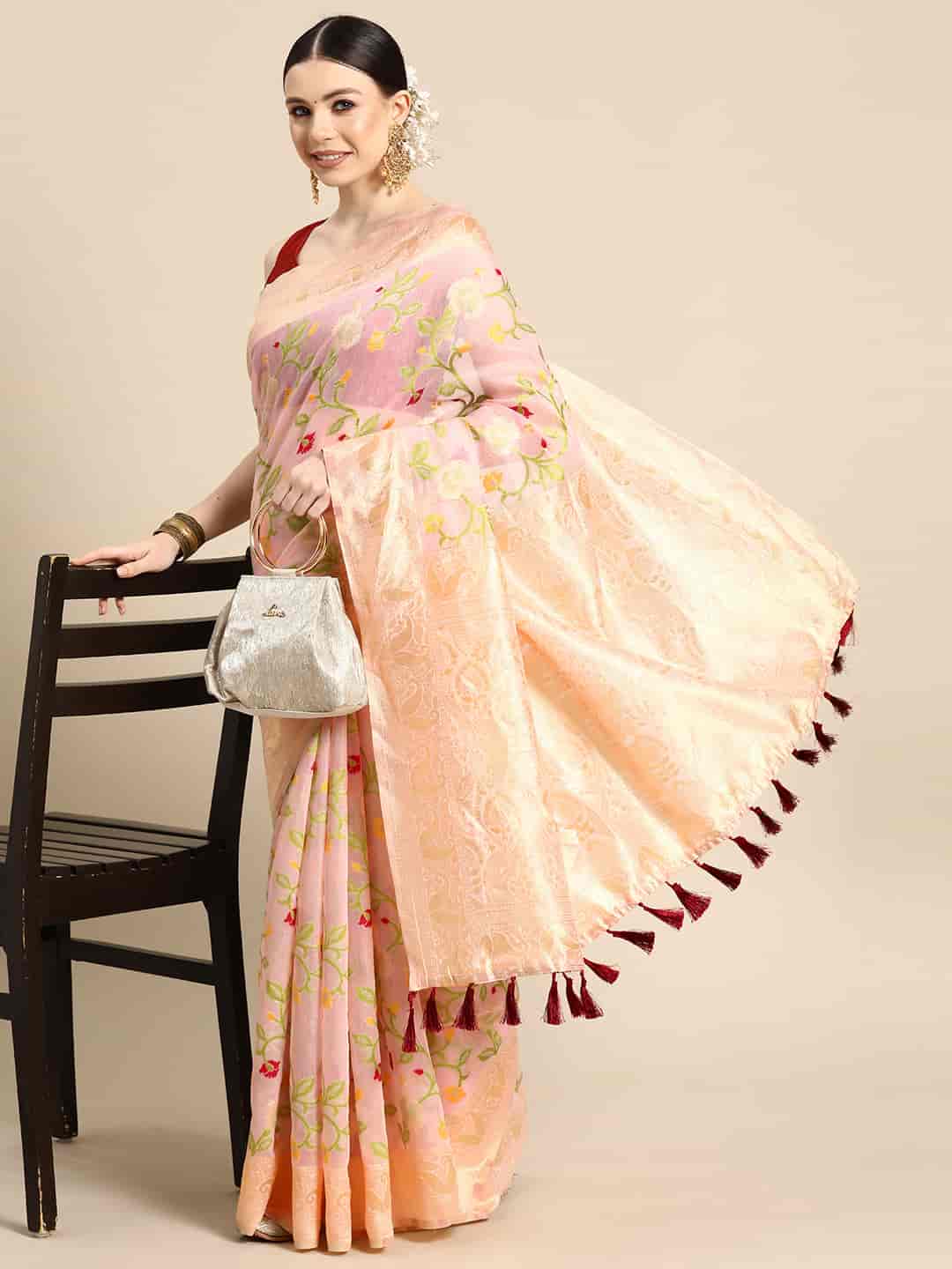 Women's Dhakai Jamdani Saree
