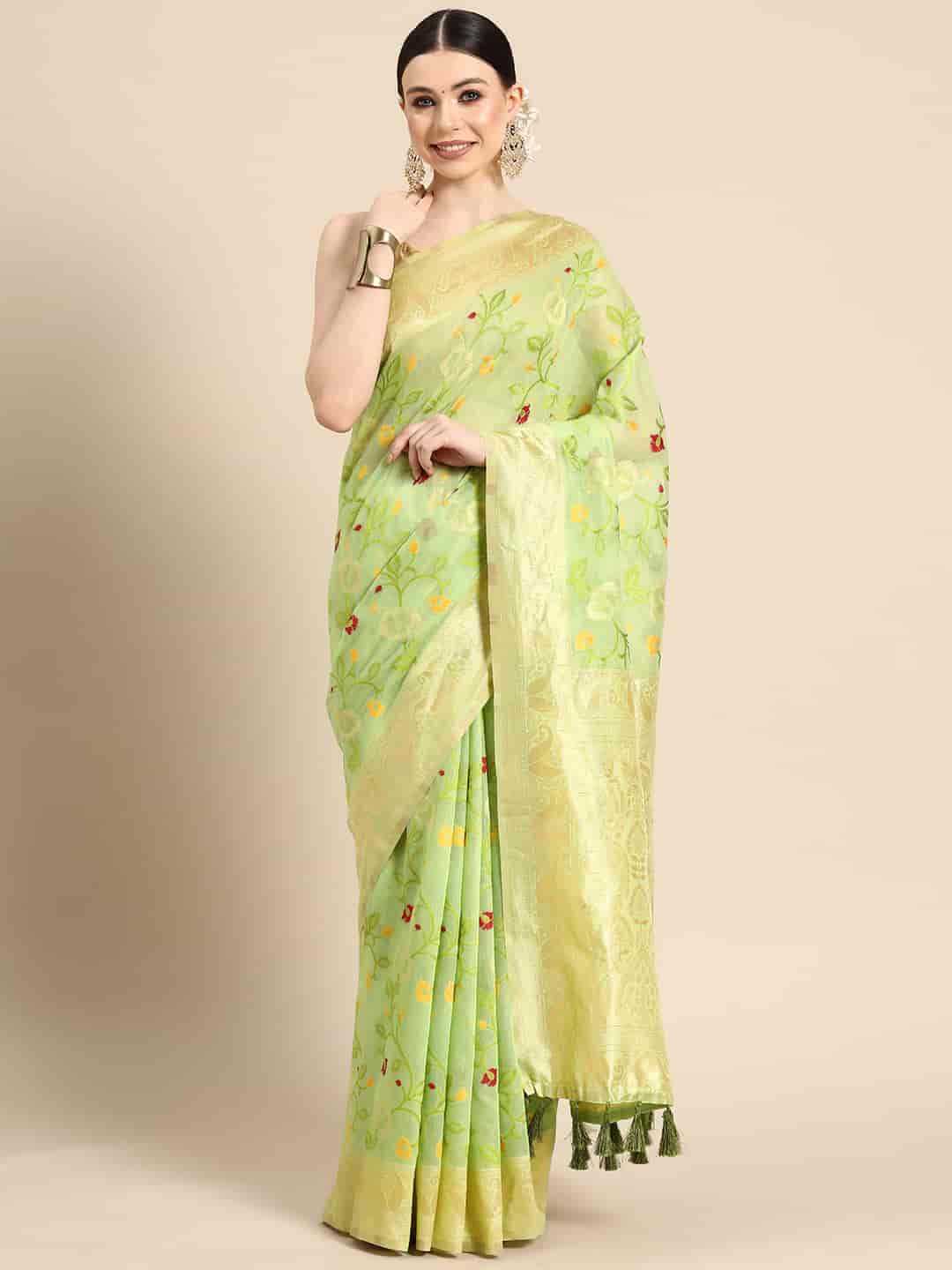 Women's Dhakai Jamdani Saree
