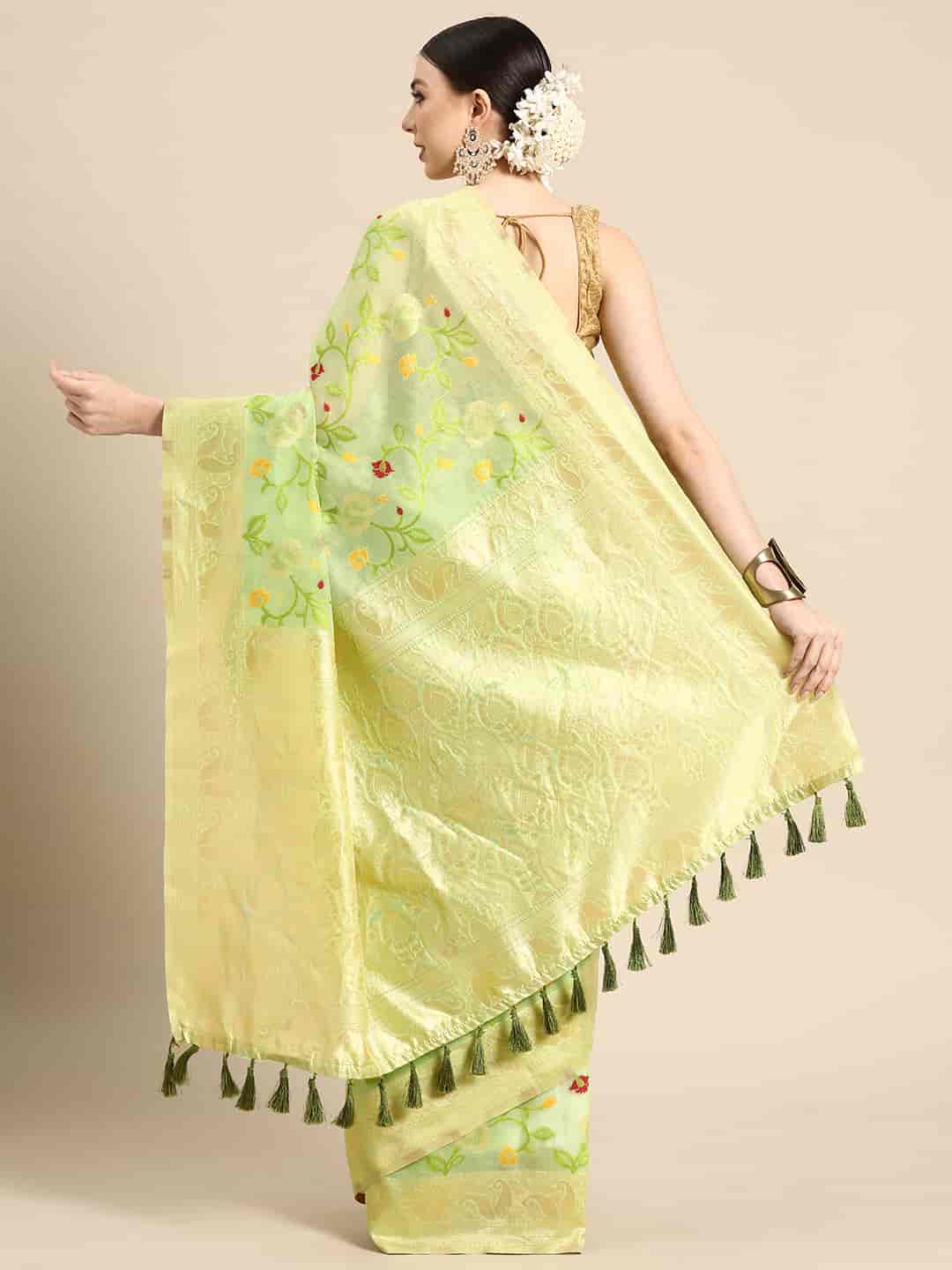 Women's Dhakai Jamdani Saree