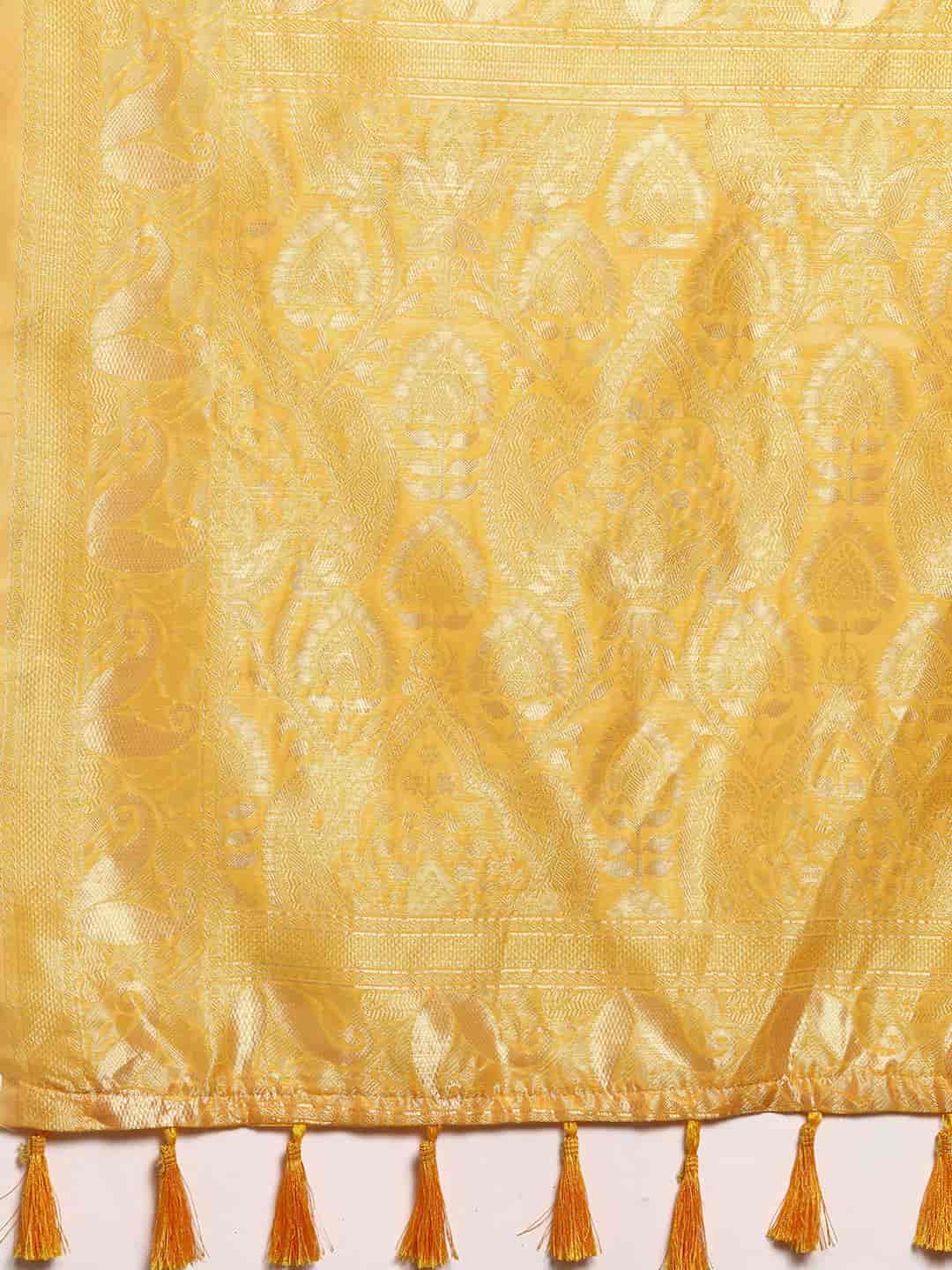 Women's Dhakai Jamdani Saree