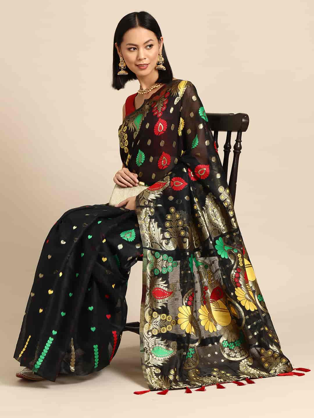 Women's Dhakai Jamdani Saree