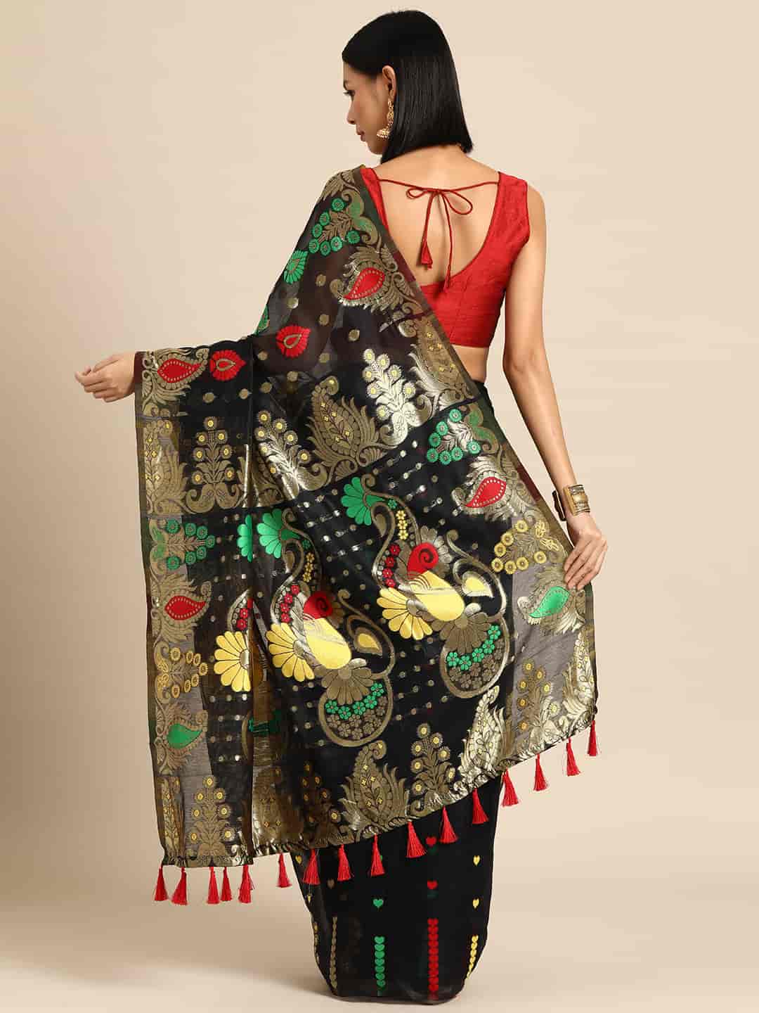 Women's Dhakai Jamdani Saree