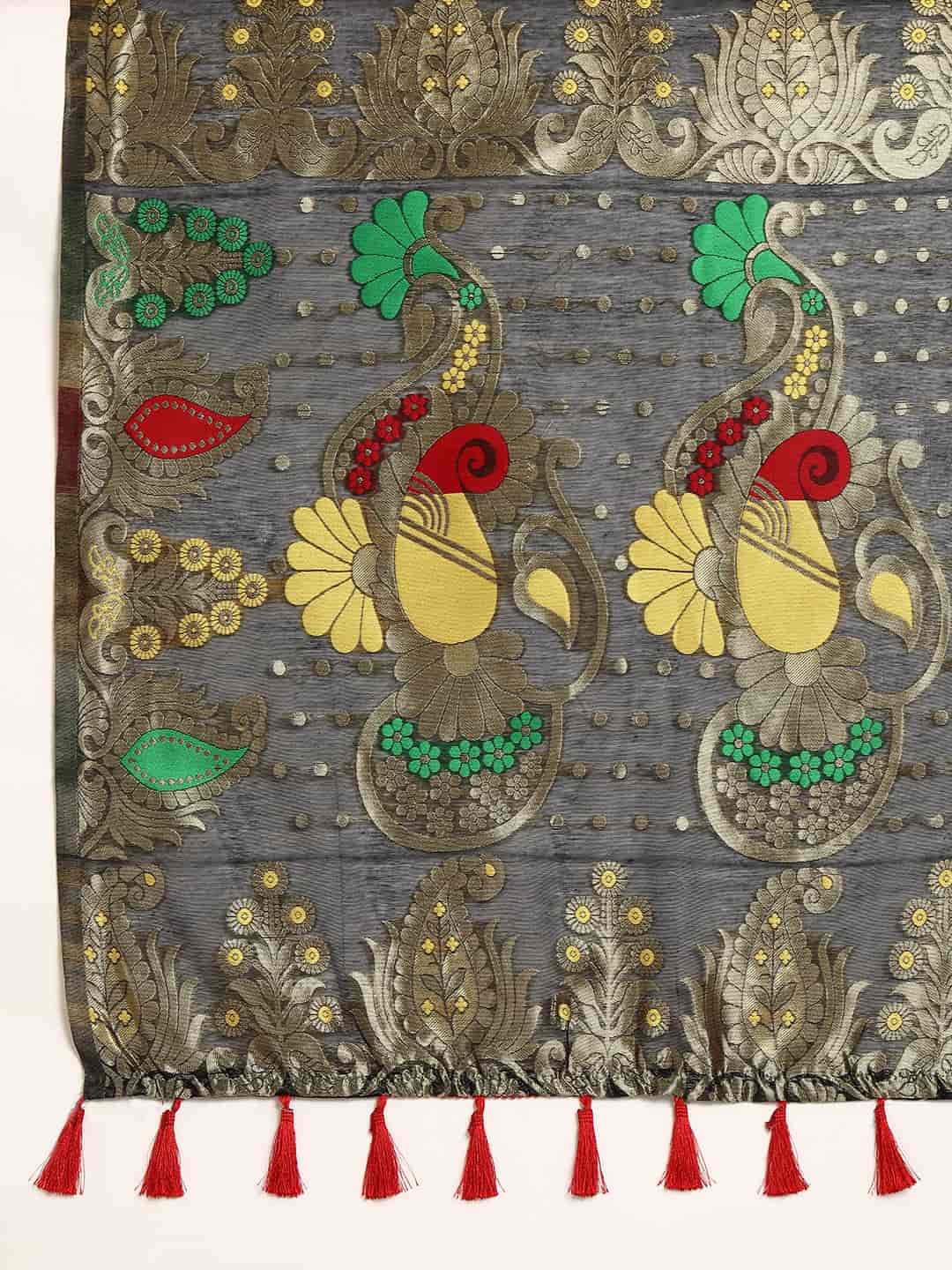 Women's Dhakai Jamdani Saree
