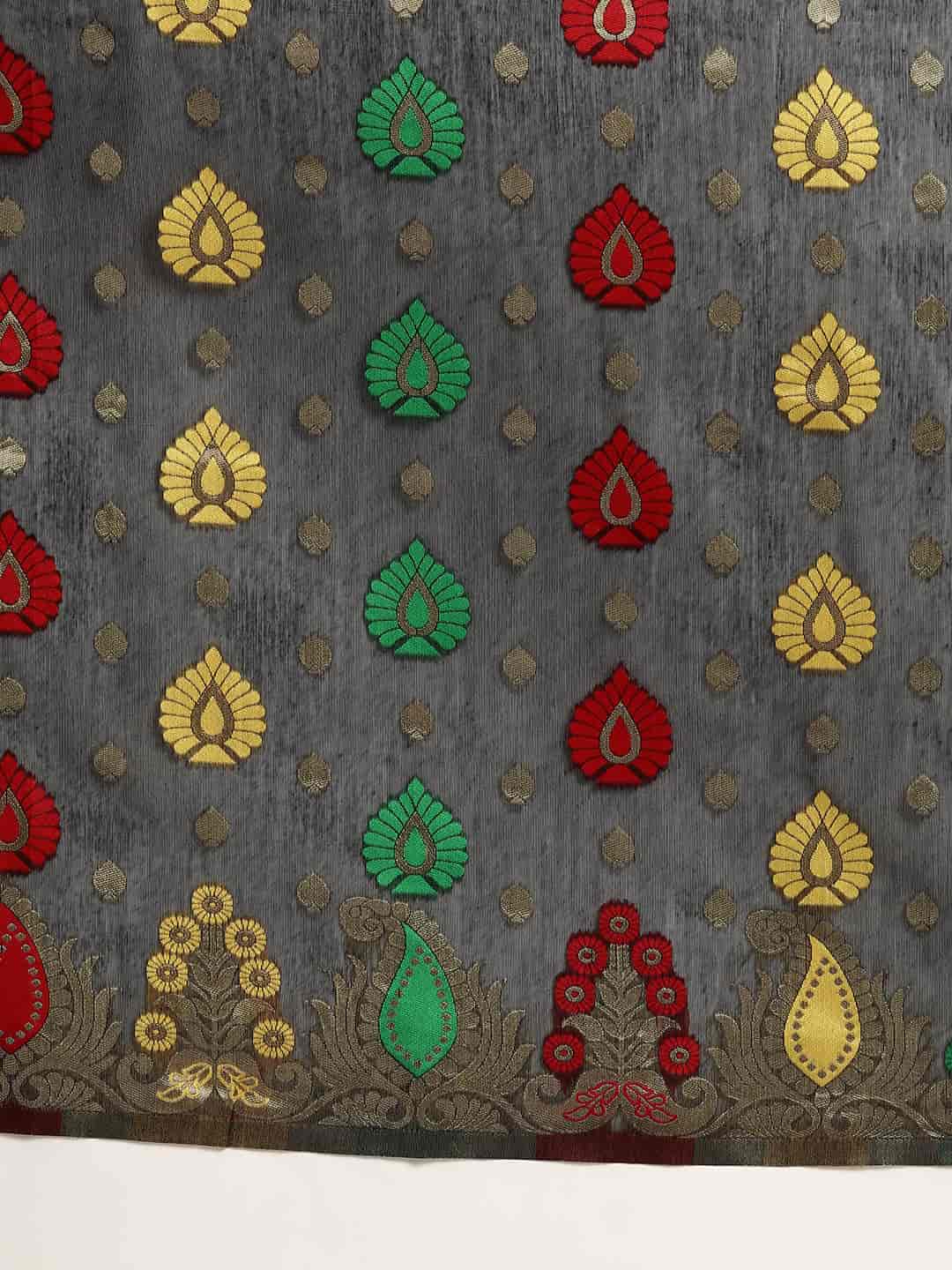 Women's Dhakai Jamdani Saree