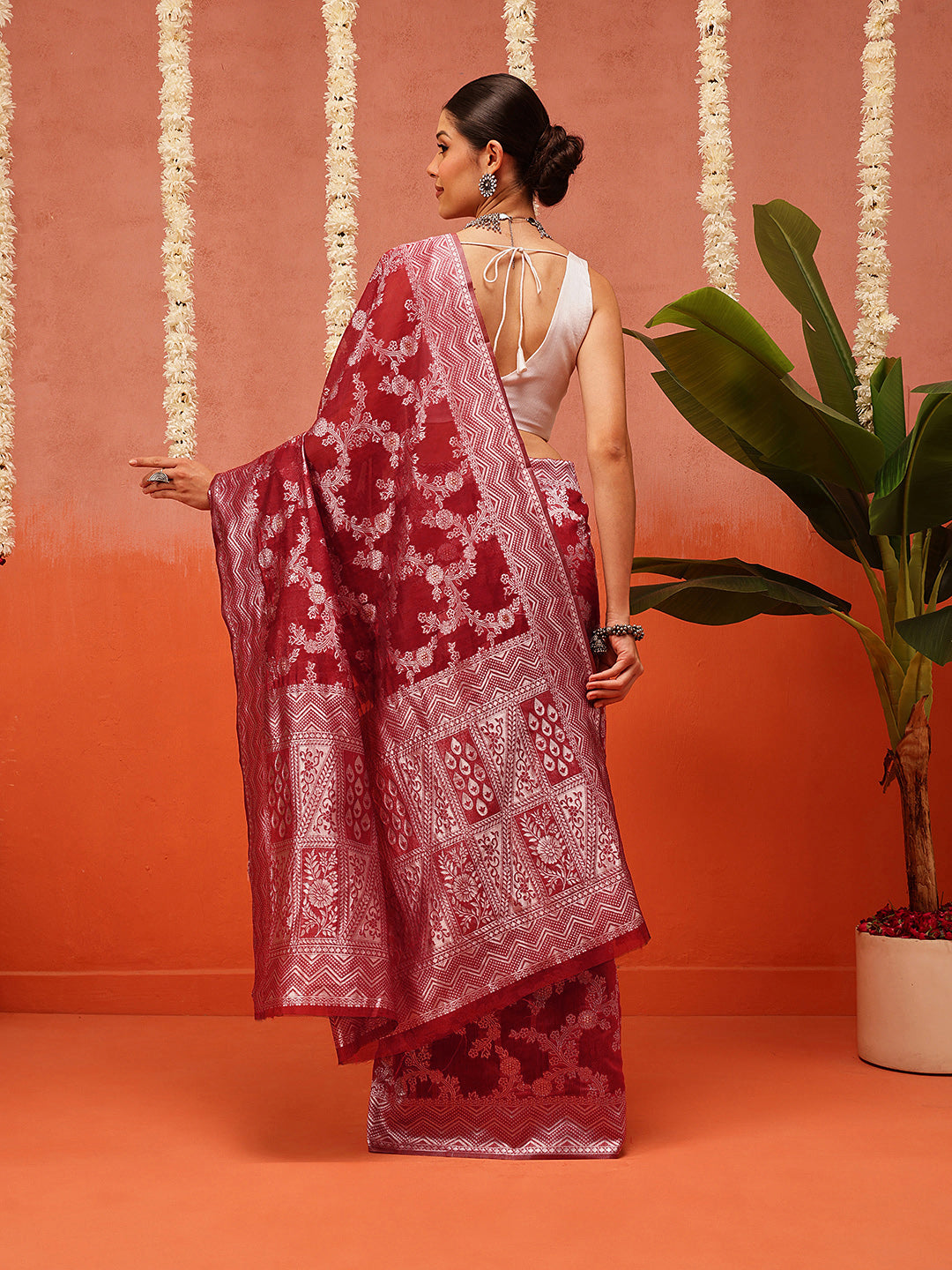 Cotton Jamdani Saree With Zari Border