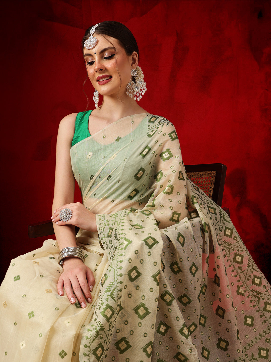 Cotton Jamdani Saree With Unstitched Blouse Piece