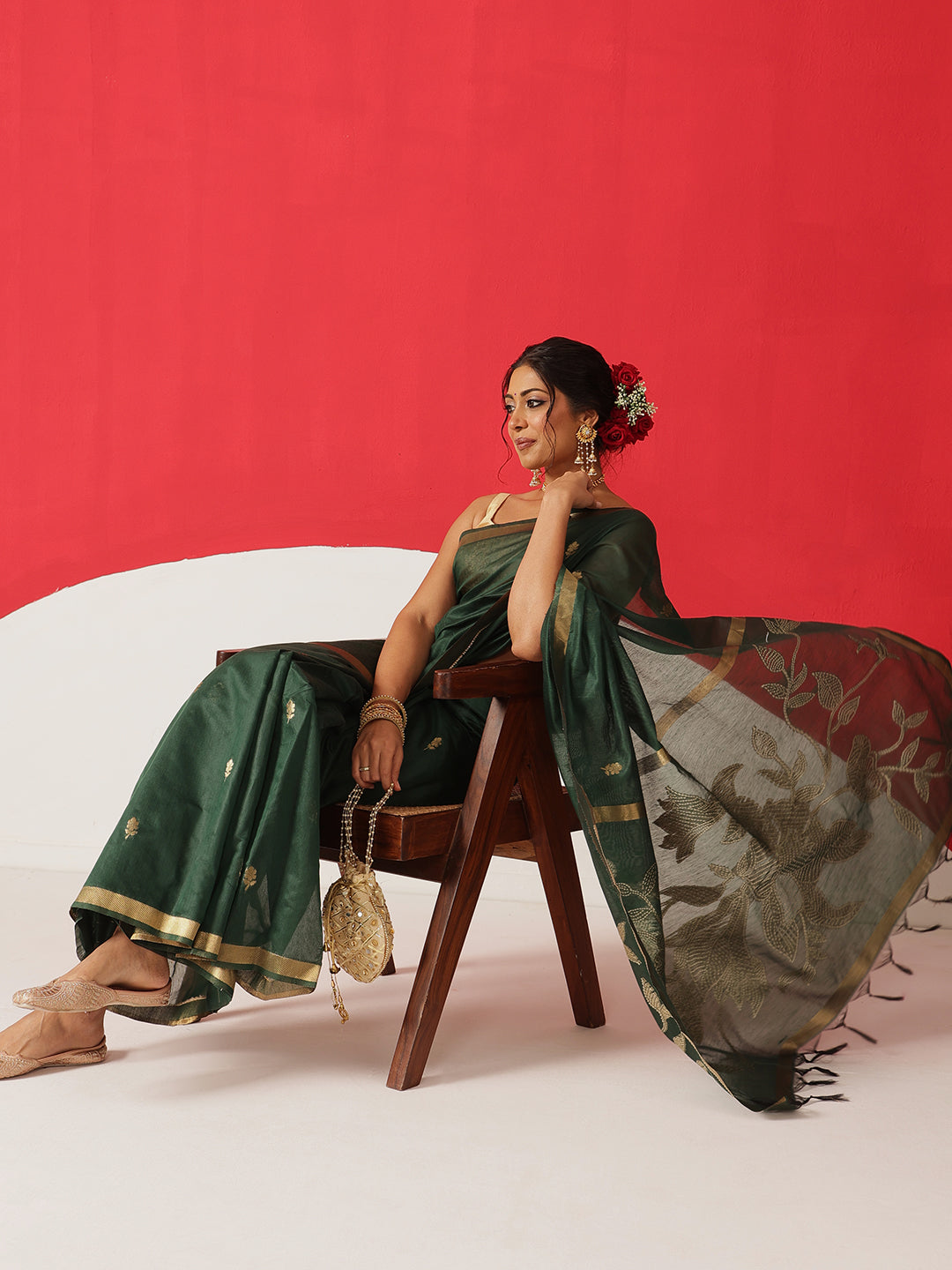 Cotton Dhakai Jamdani Saree With Small Zari Border & Tassels