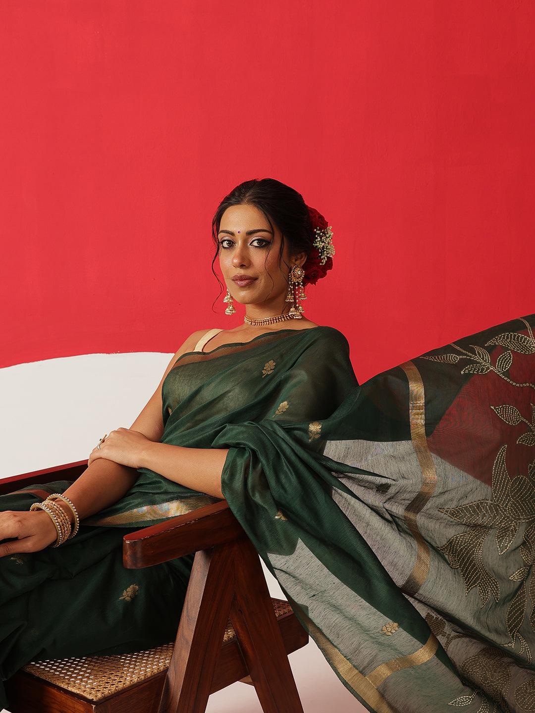 Cotton Dhakai Jamdani Saree With Small Zari Border & Tassels