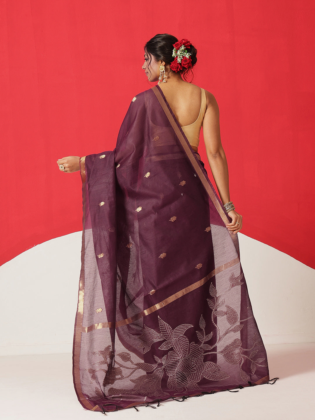 Cotton Dhakai Jamdani Saree With Small Zari Border & Tassels