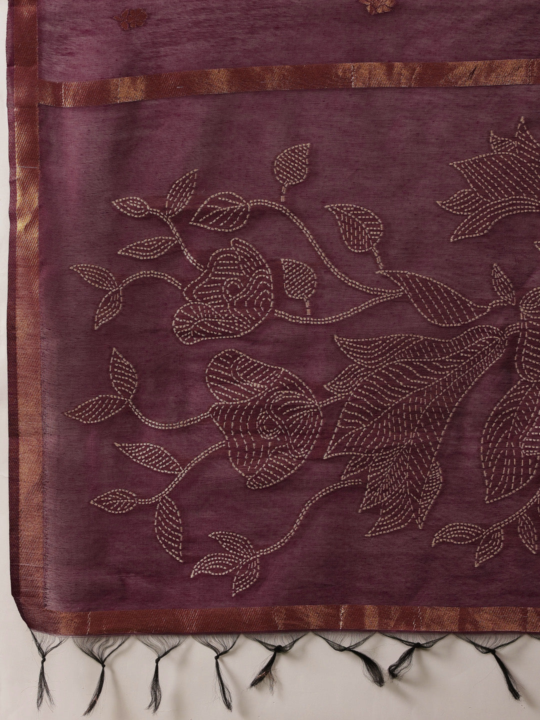 Cotton Dhakai Jamdani Saree With Small Zari Border & Tassels