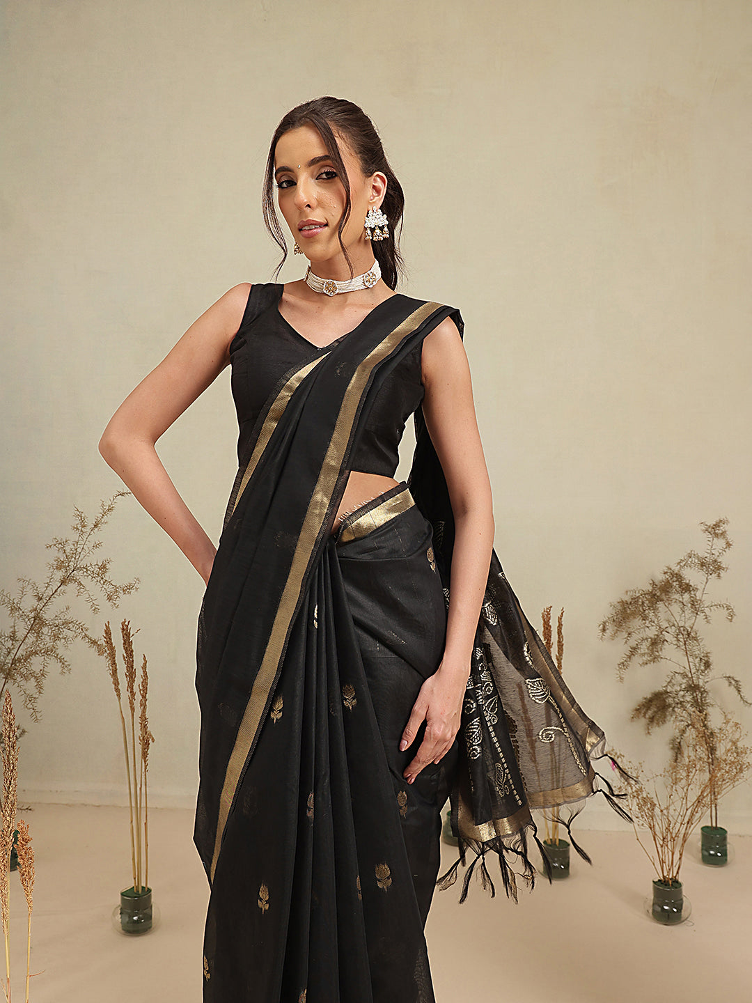 Cotton Blend Woven Design Handloom Premium Jamdani Saree With Tassels