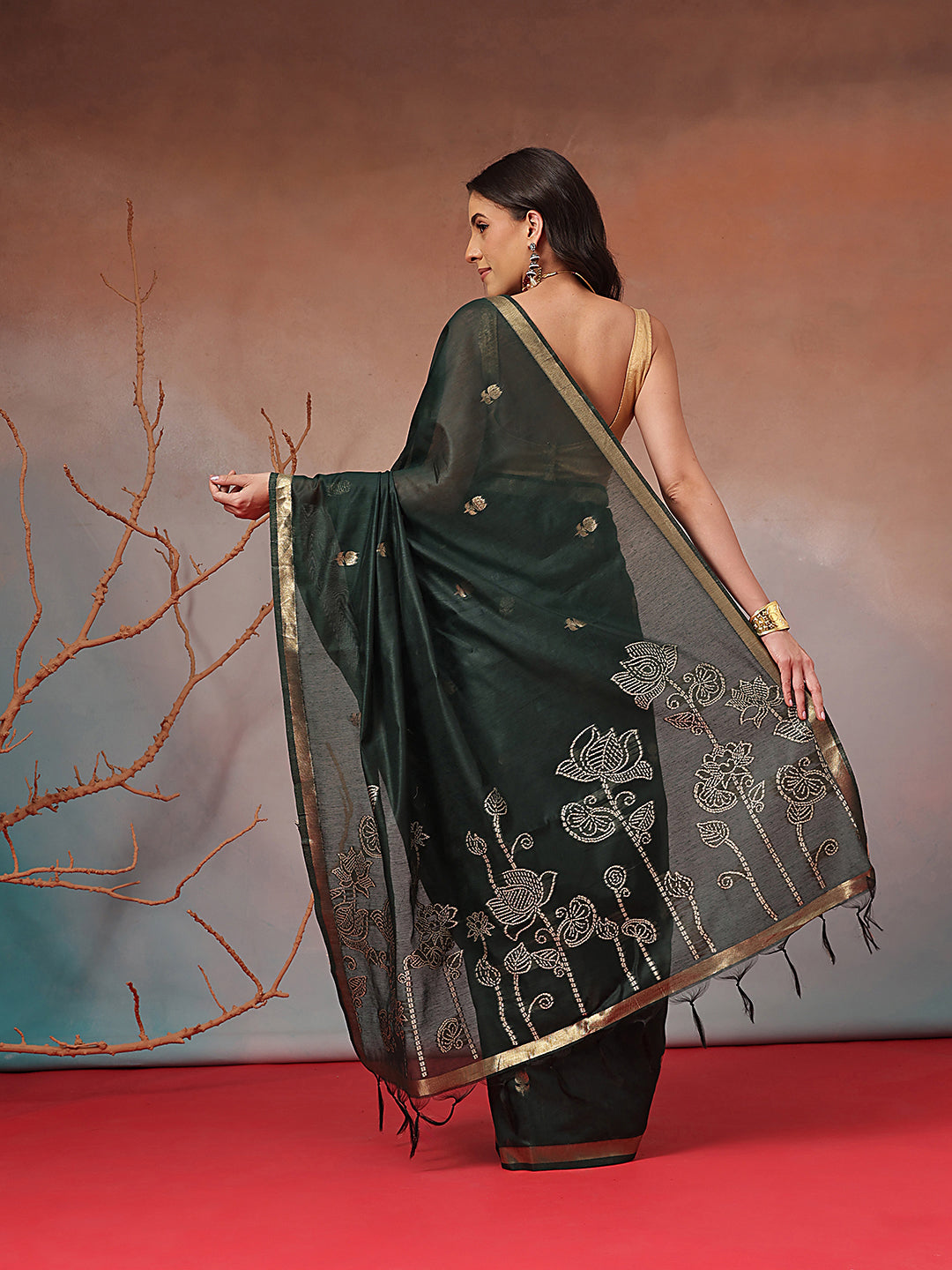 Cotton Blend Woven Design Handloom Premium Jamdani Saree With Tassels