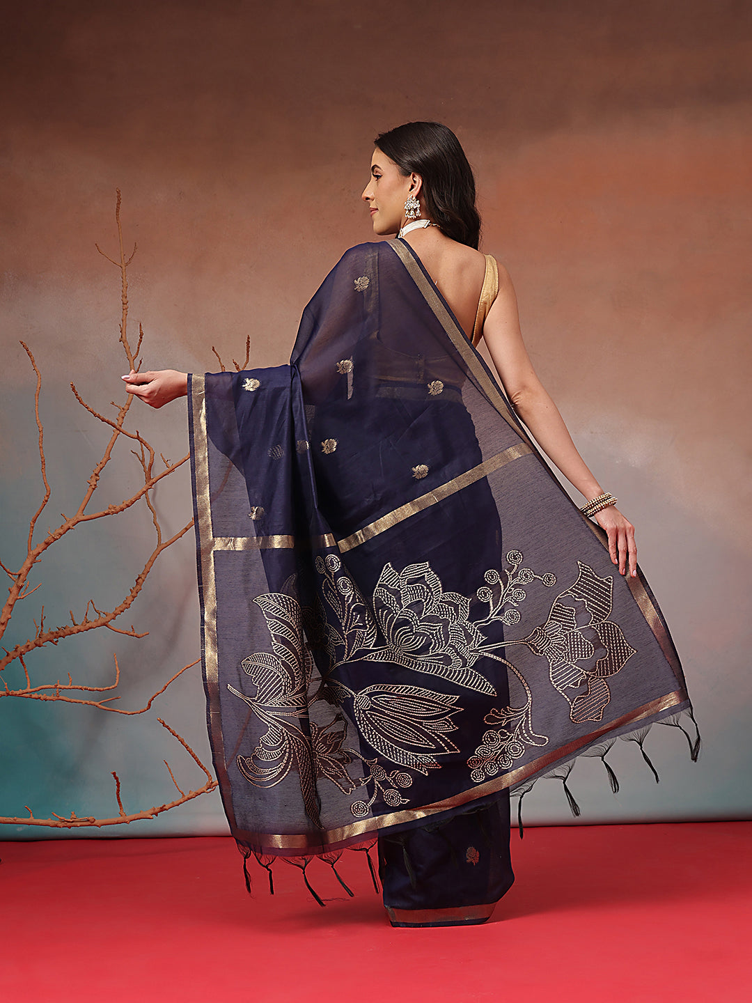 Cotton Blend Woven Design Handloom Premium Jamdani Saree With Tassels