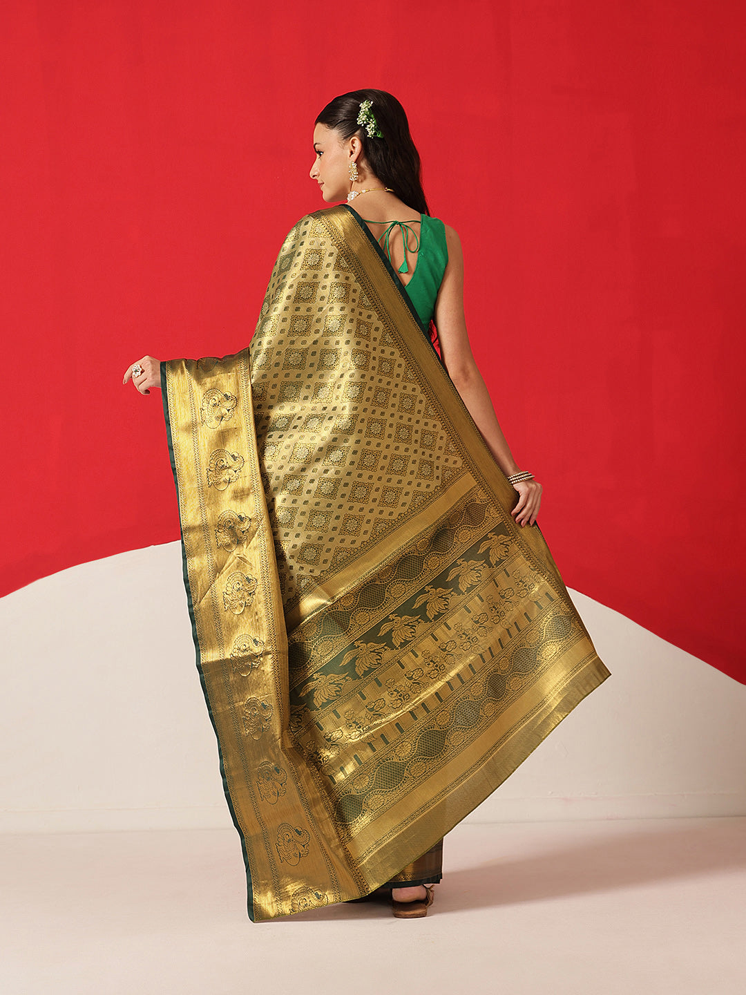 Baluchari Silk Saree With Zari Woven Rich Pallu & Contrast Border