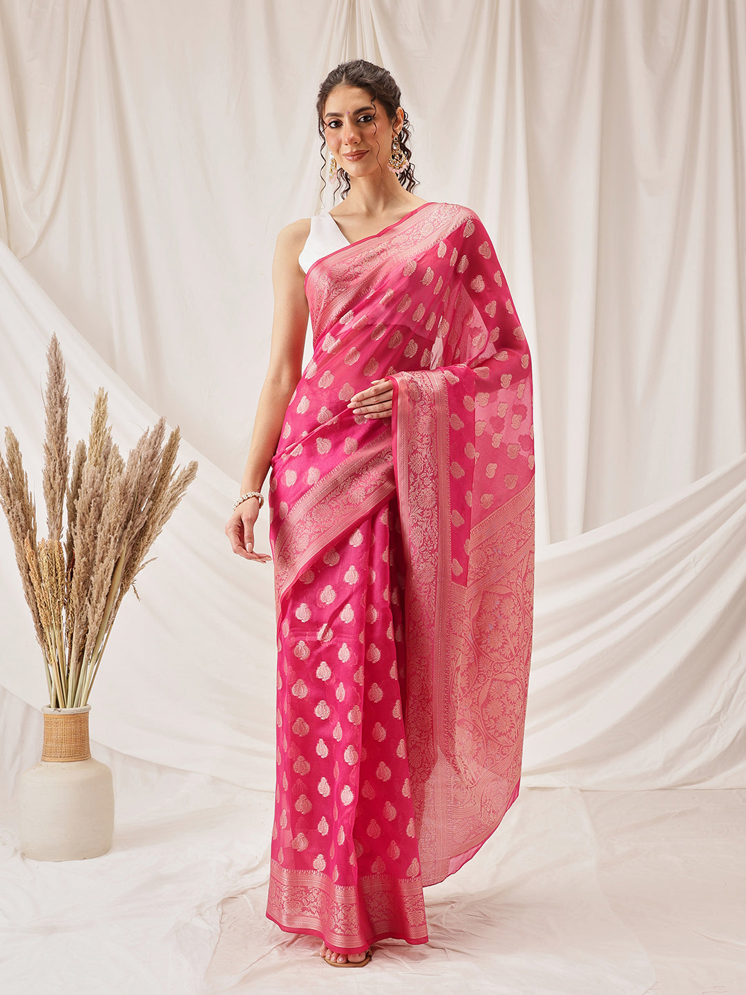 Banarasi Organza Soft Silk Pink Saree With Small Floral Border