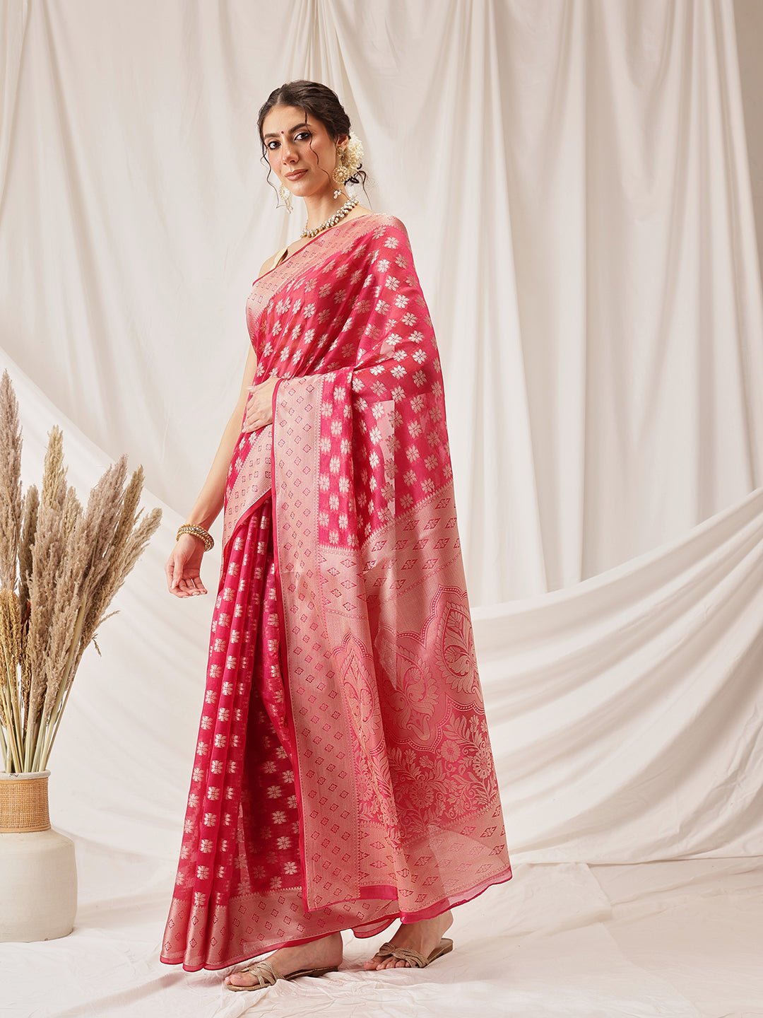 Floral Banarasi Organza Soft Silk Pink Saree With Small Border
