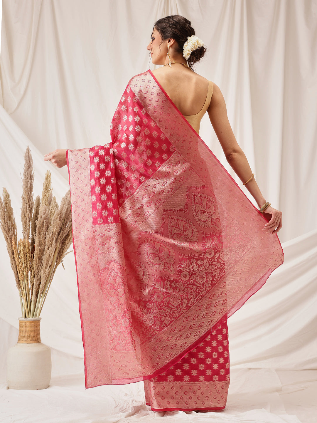 Floral Banarasi Organza Soft Silk Pink Saree With Small Border