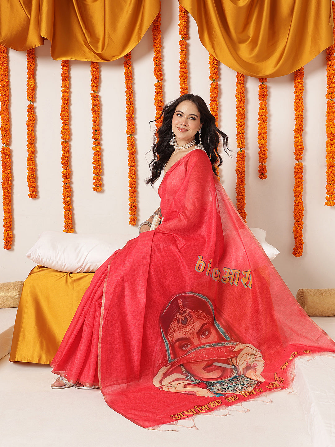 Modern Women's Printed Cotton Saree With One Liner Words – Red