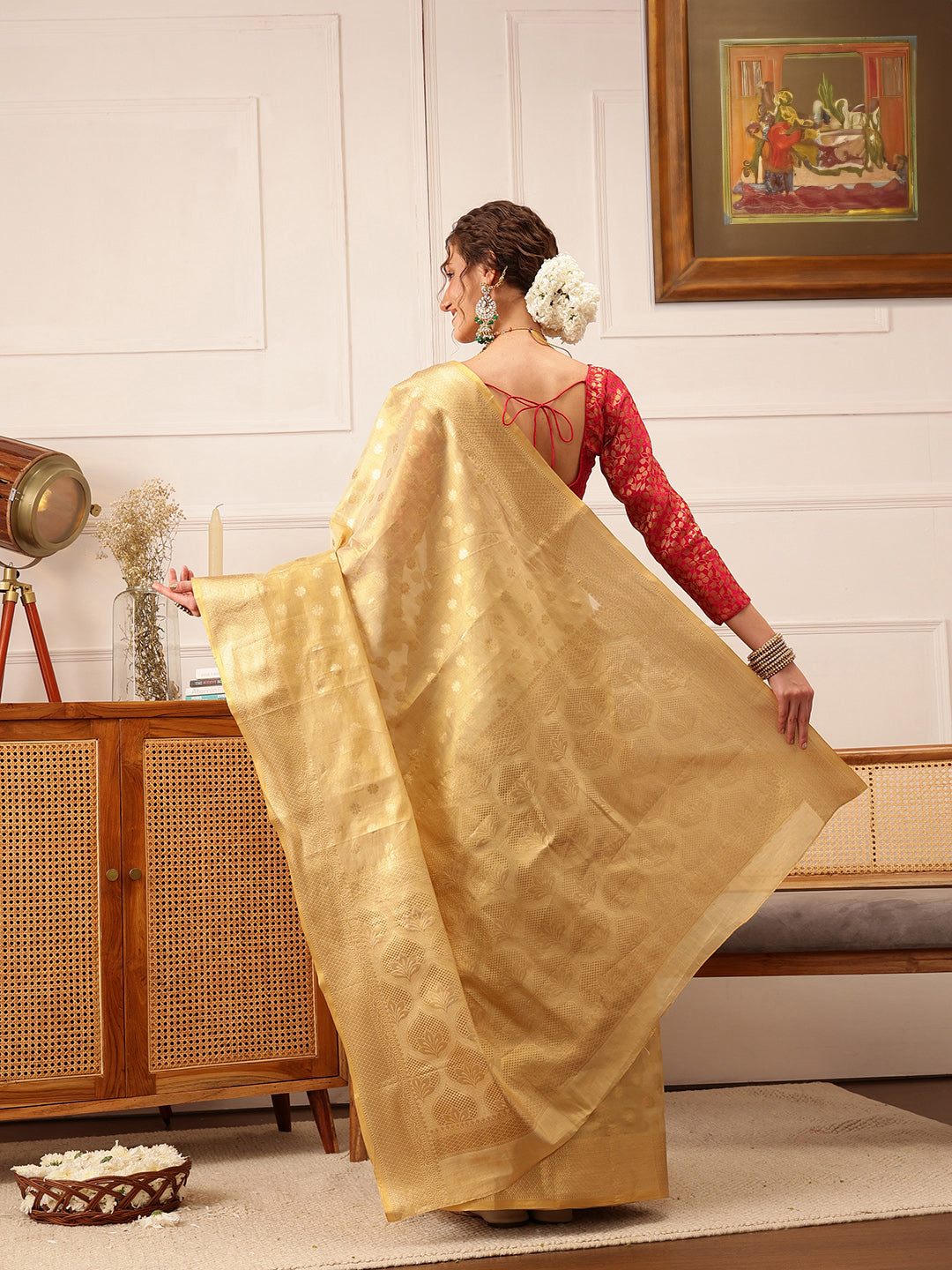 Women's Kanjivaram Tissue Silk Zari Woven Saree