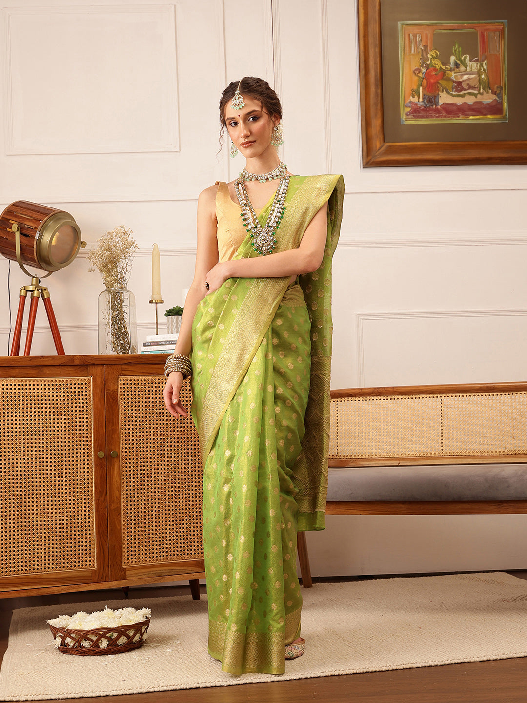 Women's Kanjivaram Tissue Silk Zari Woven Saree