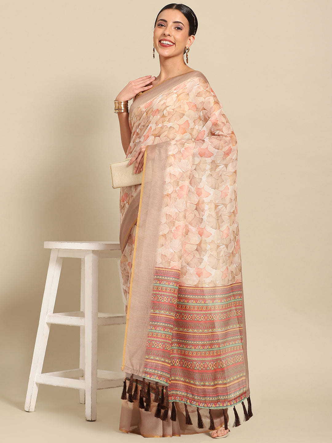 Floral Printed Cotton Saree With Blouse Piece