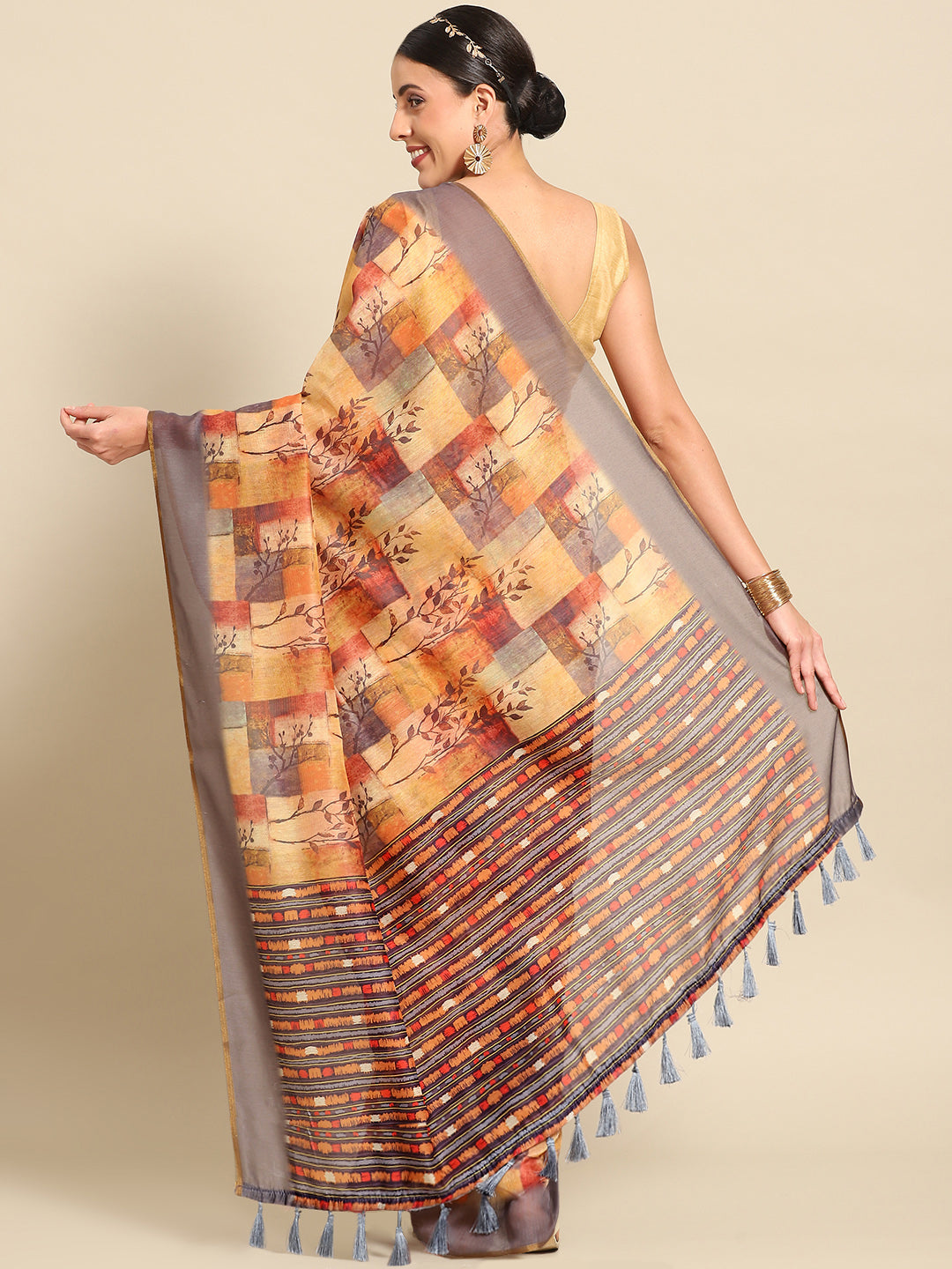 Floral Printed Cotton Saree With Blouse Piece
