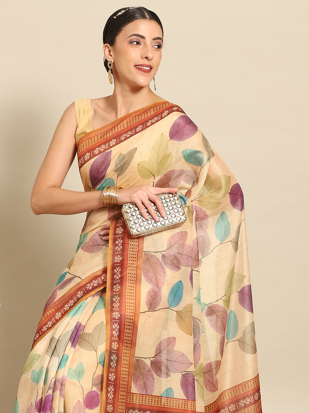 Floral Printed Cotton Saree With Blouse Piece