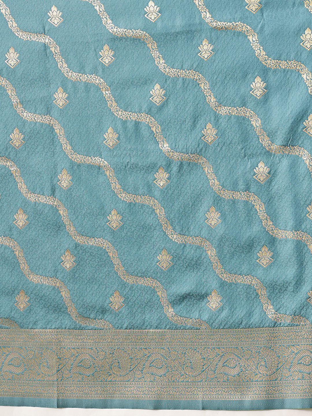 Banarasi Soft Silk Lahariya Work Zari Woven Saree With Unstitched Blouse Piece