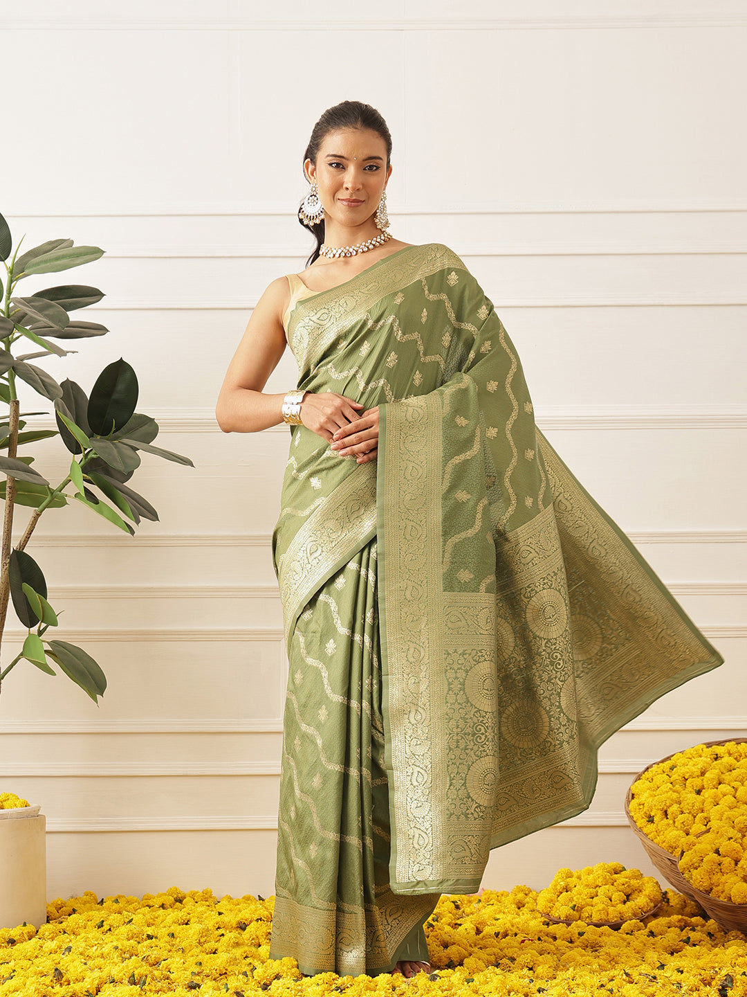 Banarasi Soft Silk Lahariya Work Zari Woven Saree With Unstitched Blouse Piece