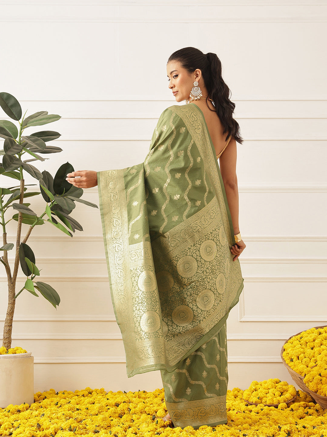 Banarasi Soft Silk Lahariya Work Zari Woven Saree With Unstitched Blouse Piece