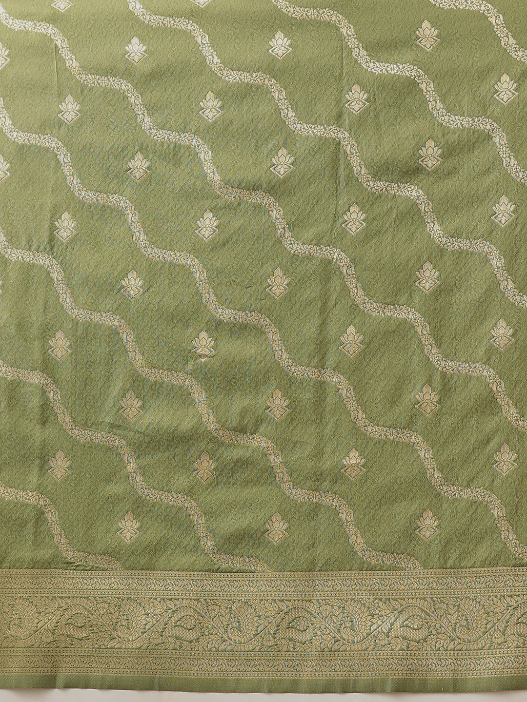 Banarasi Soft Silk Lahariya Work Zari Woven Saree With Unstitched Blouse Piece