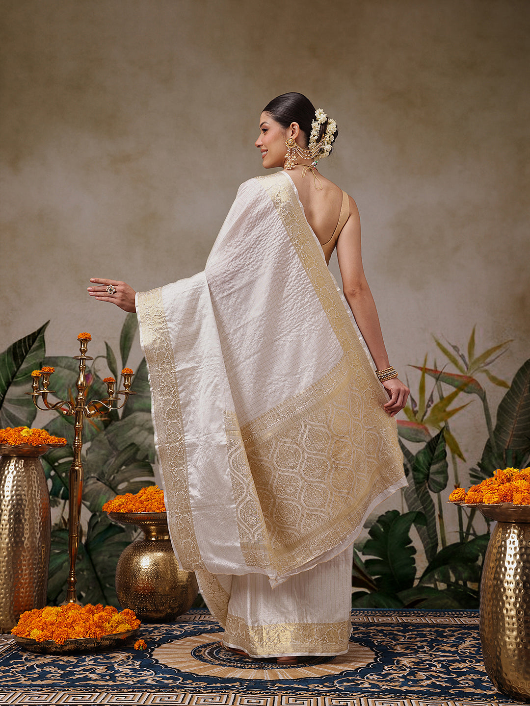 Onam Special Checks Pattern Off White Saree