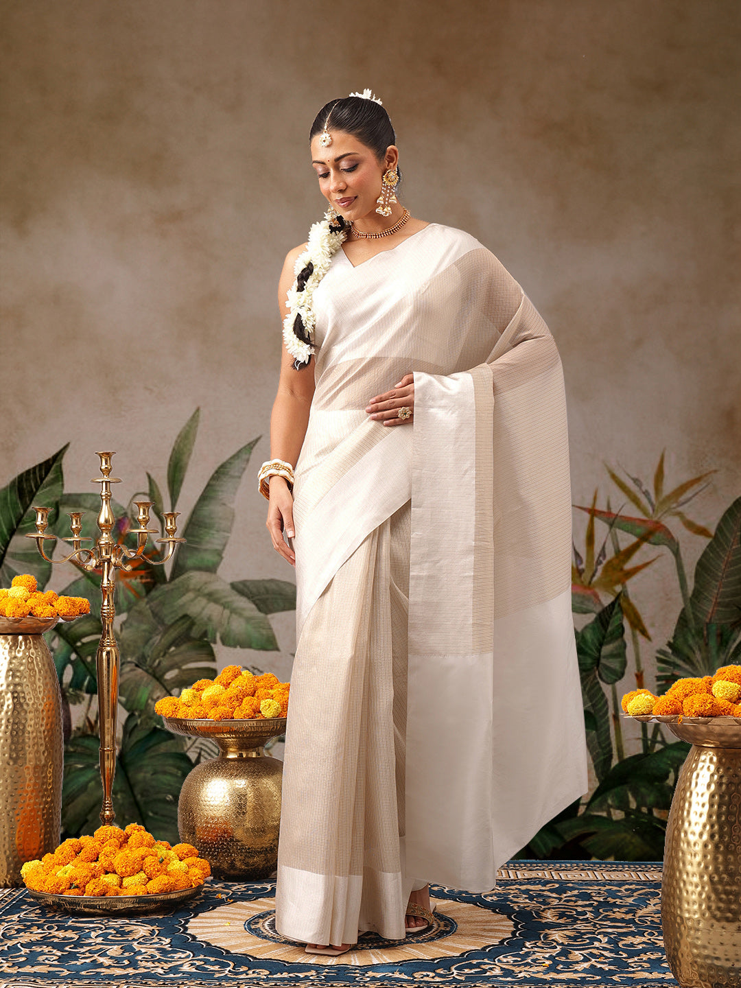 Solid Muga Checks Saree With Running Blouse