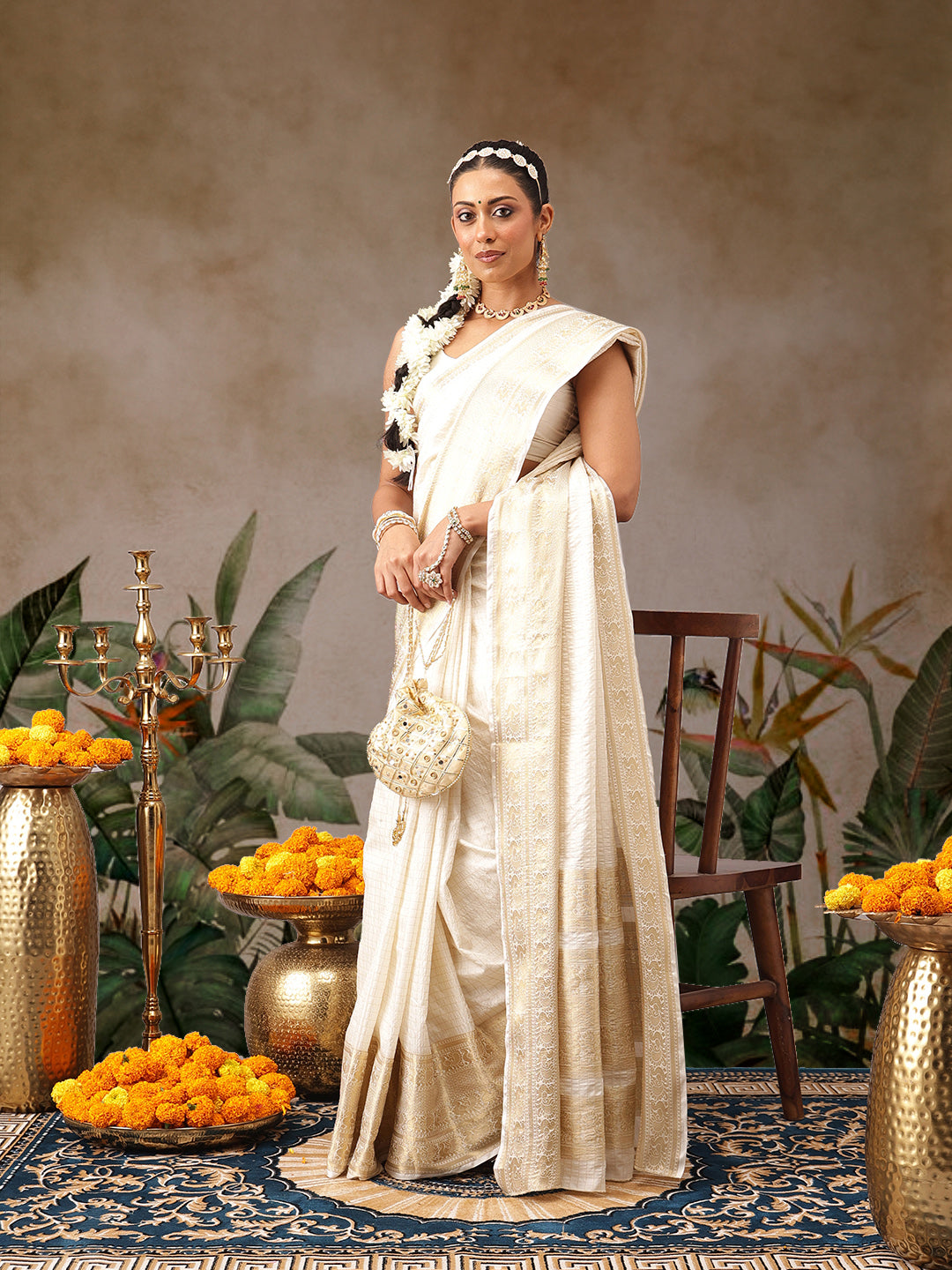 Onam Special Checks Pattern Off White Saree