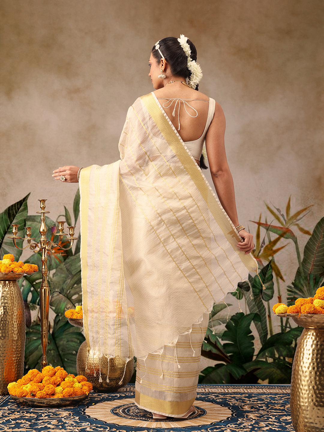 Onam Special Muga Checks Solid Saree With Zari Border