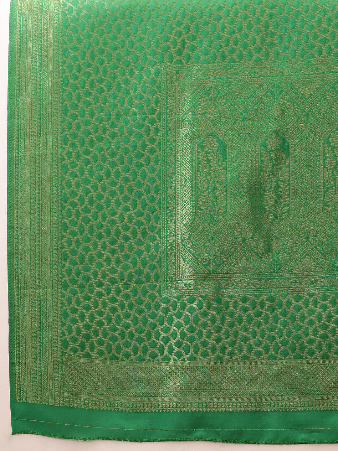 Floral Printed Crepe Saree