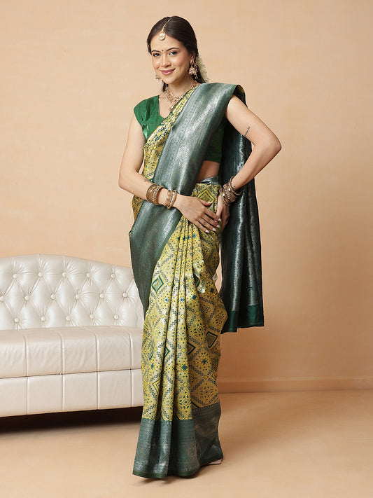 Banarasi Silk Zari Woven Design Abstract Saree With Contrast Border