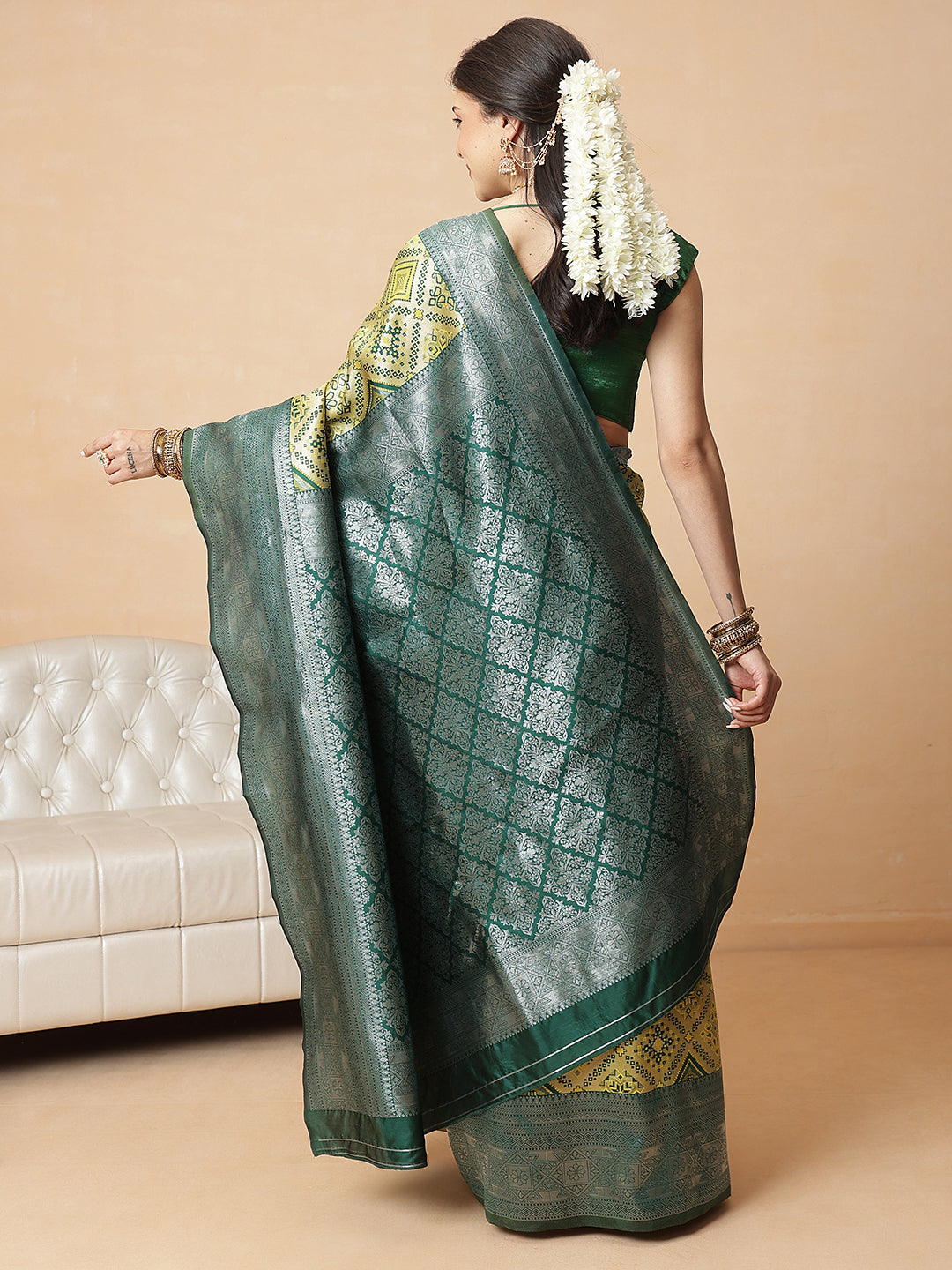 Banarasi Silk Zari Woven Design Abstract Saree With Contrast Border