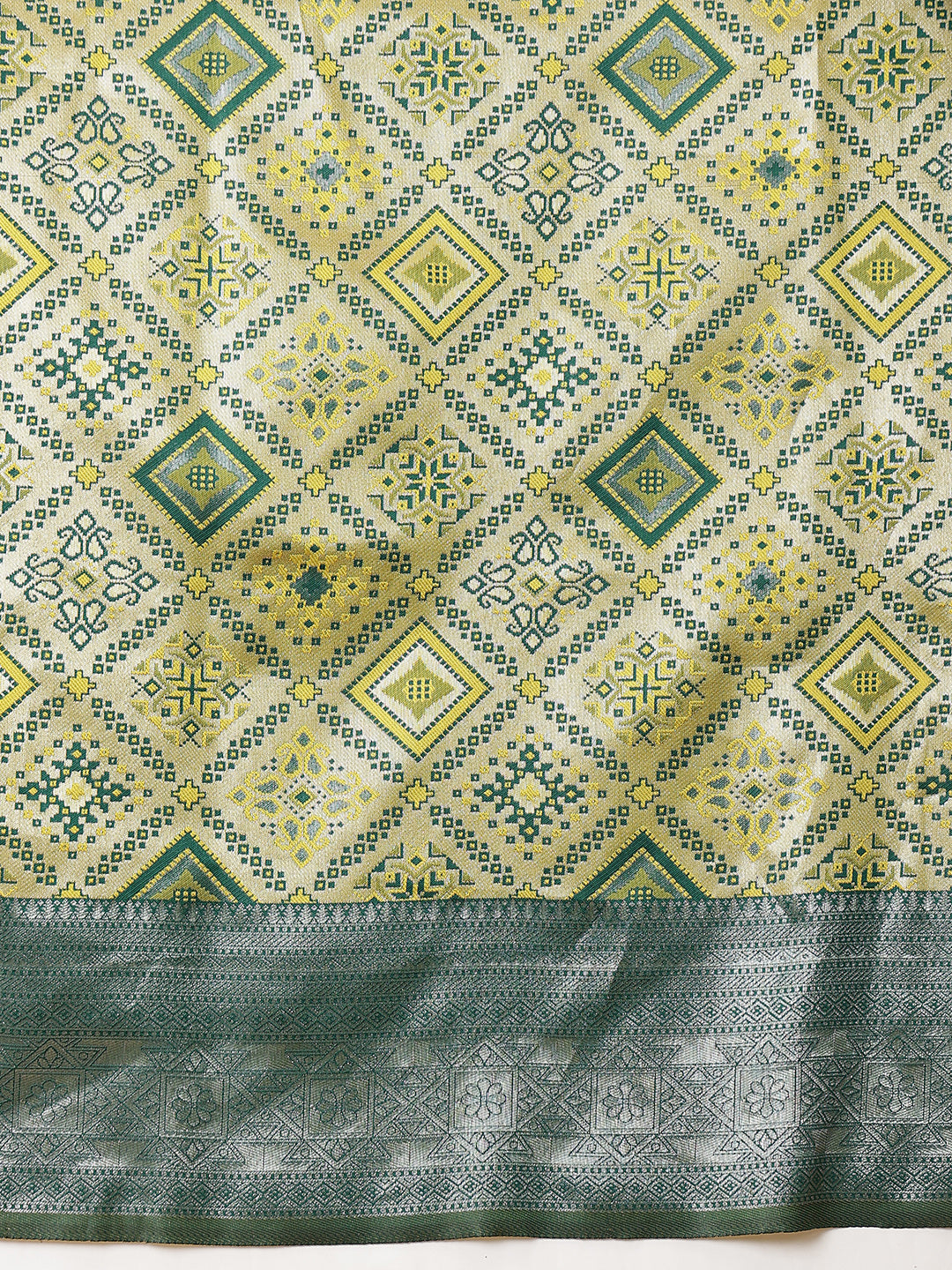 Banarasi Silk Zari Woven Design Abstract Saree With Contrast Border