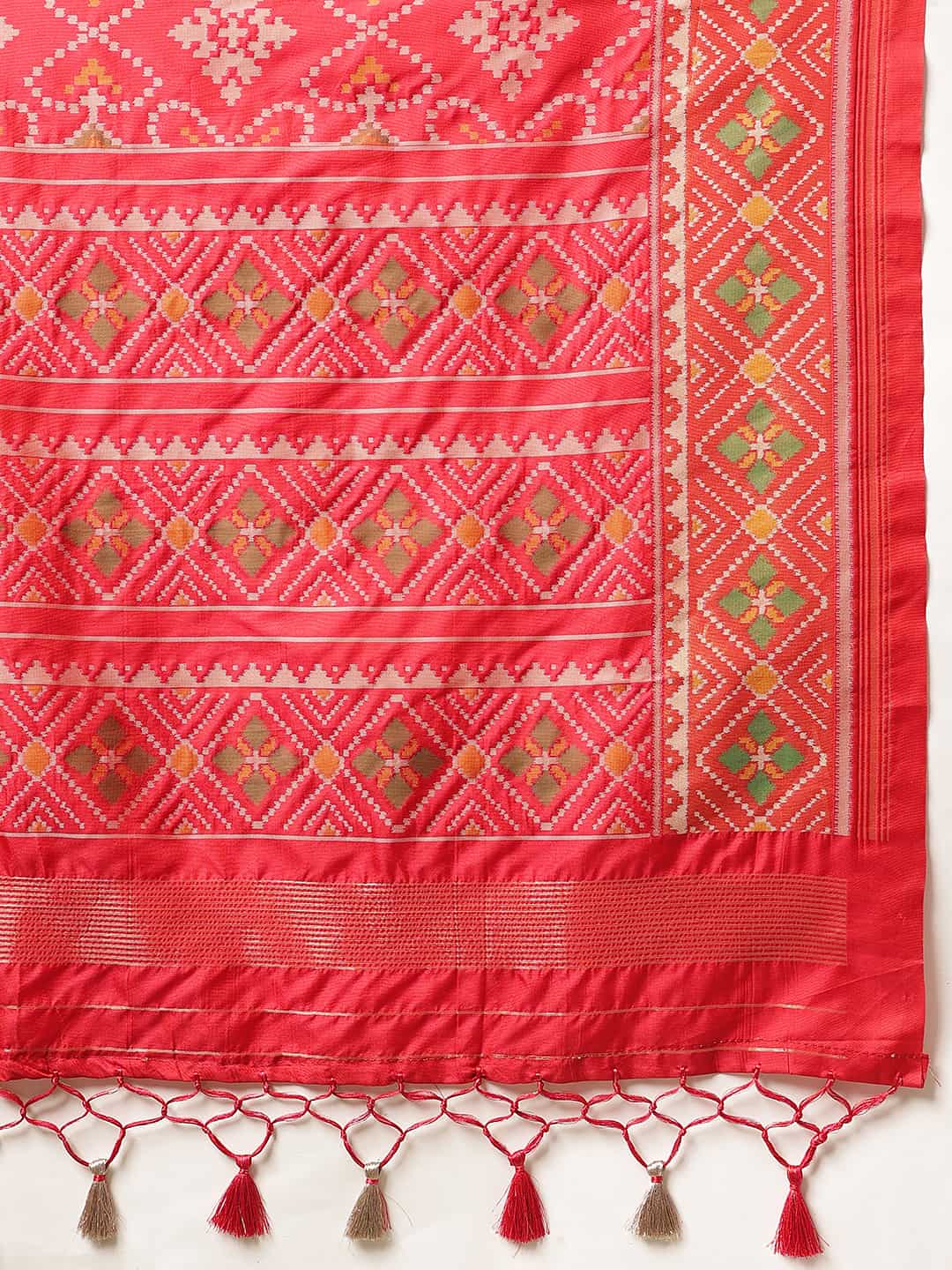 Pure Weaving Patola Saree With Beautiful Handmade Tassels – Red – view 6
