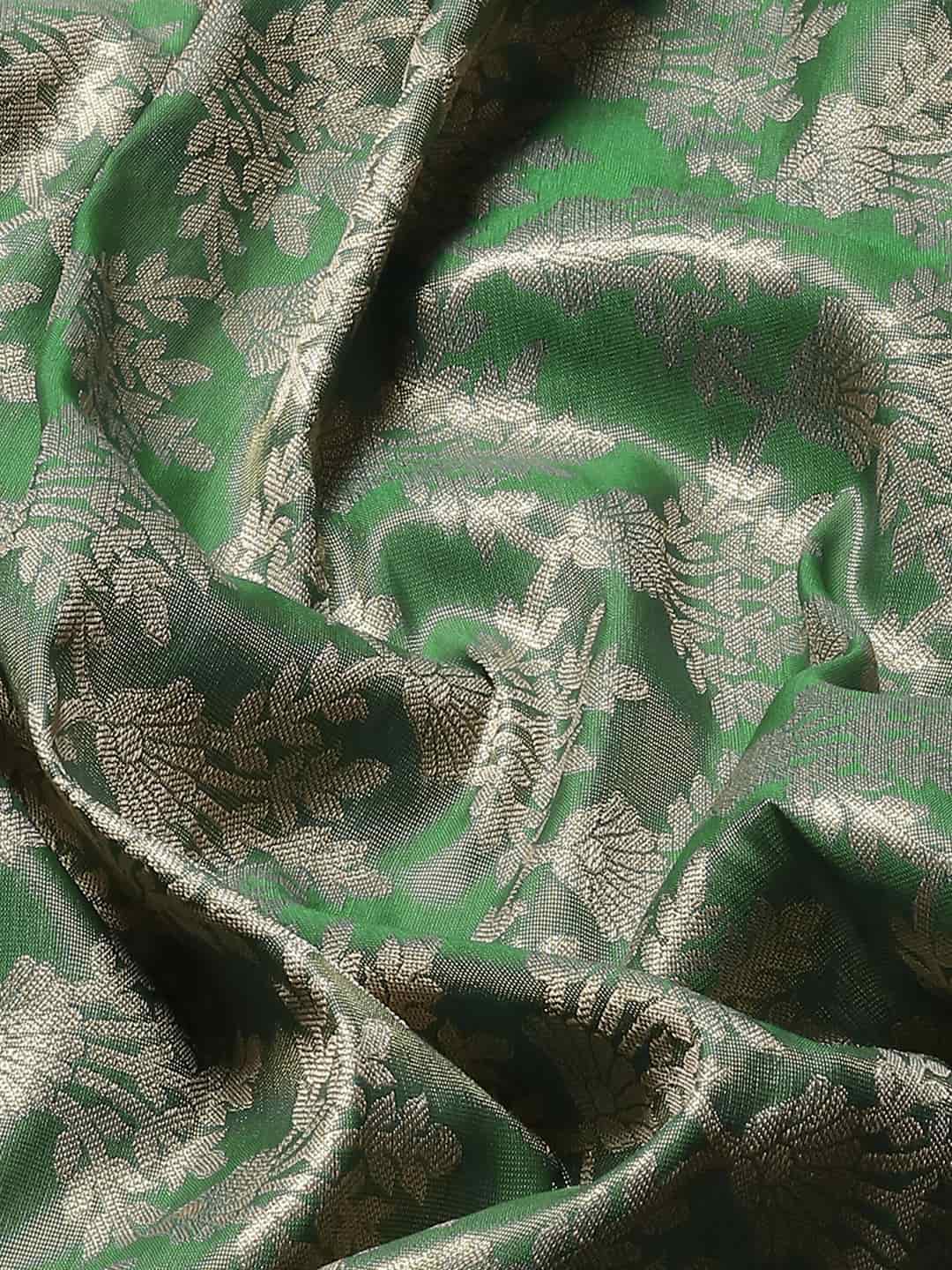 Women's Brocade Soft Silk Zari Woven Saree With Unstitched Blouse Piece