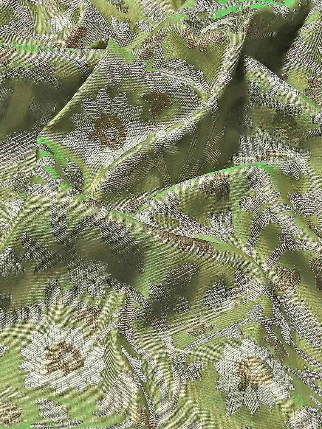 Women's Brocade Soft Silk Zari Woven Saree With Unstitched Blouse Piece