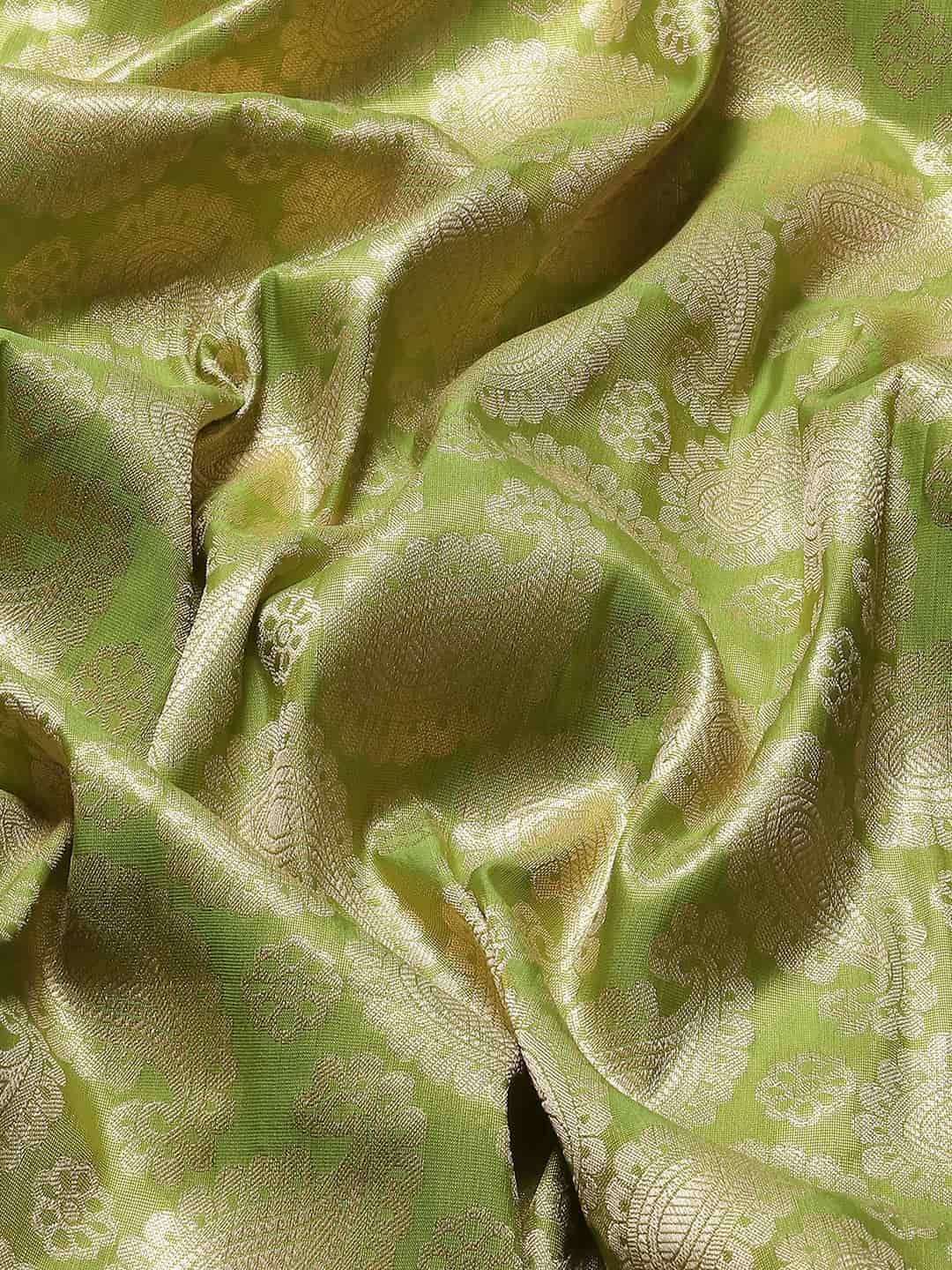 Women's Brocade Soft Silk Zari Woven Saree With Unstitched Blouse Piece