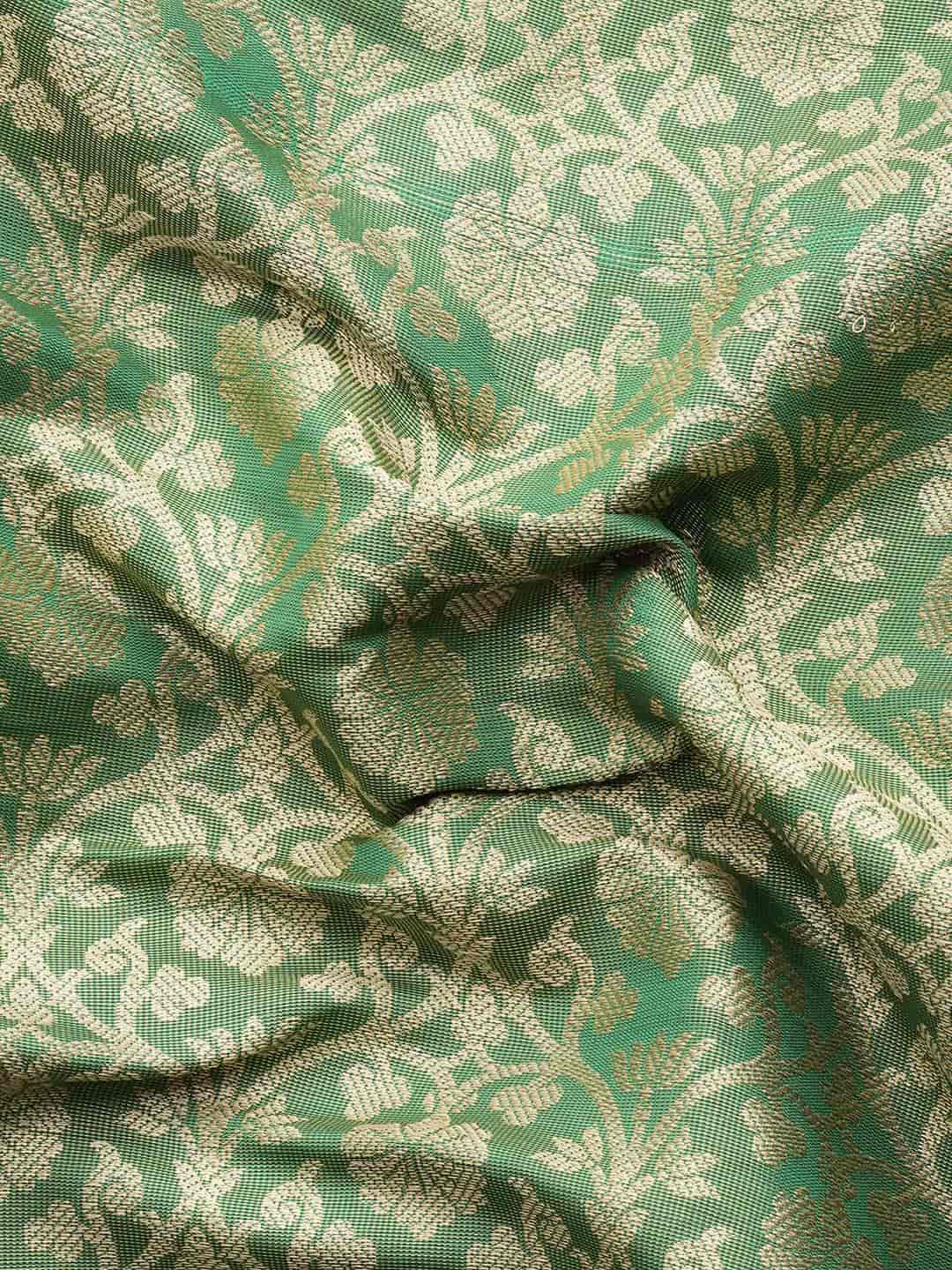 Women's Brocade Soft Silk Zari Woven Saree With Unstitched Blouse Piece