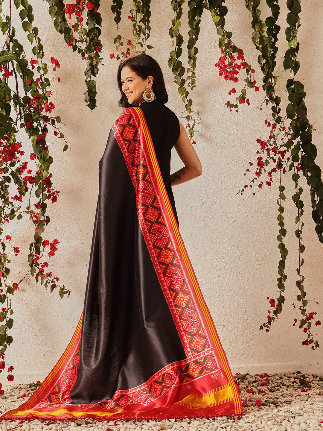 Ikkat Patola Solid Black Dupatta With Tassels