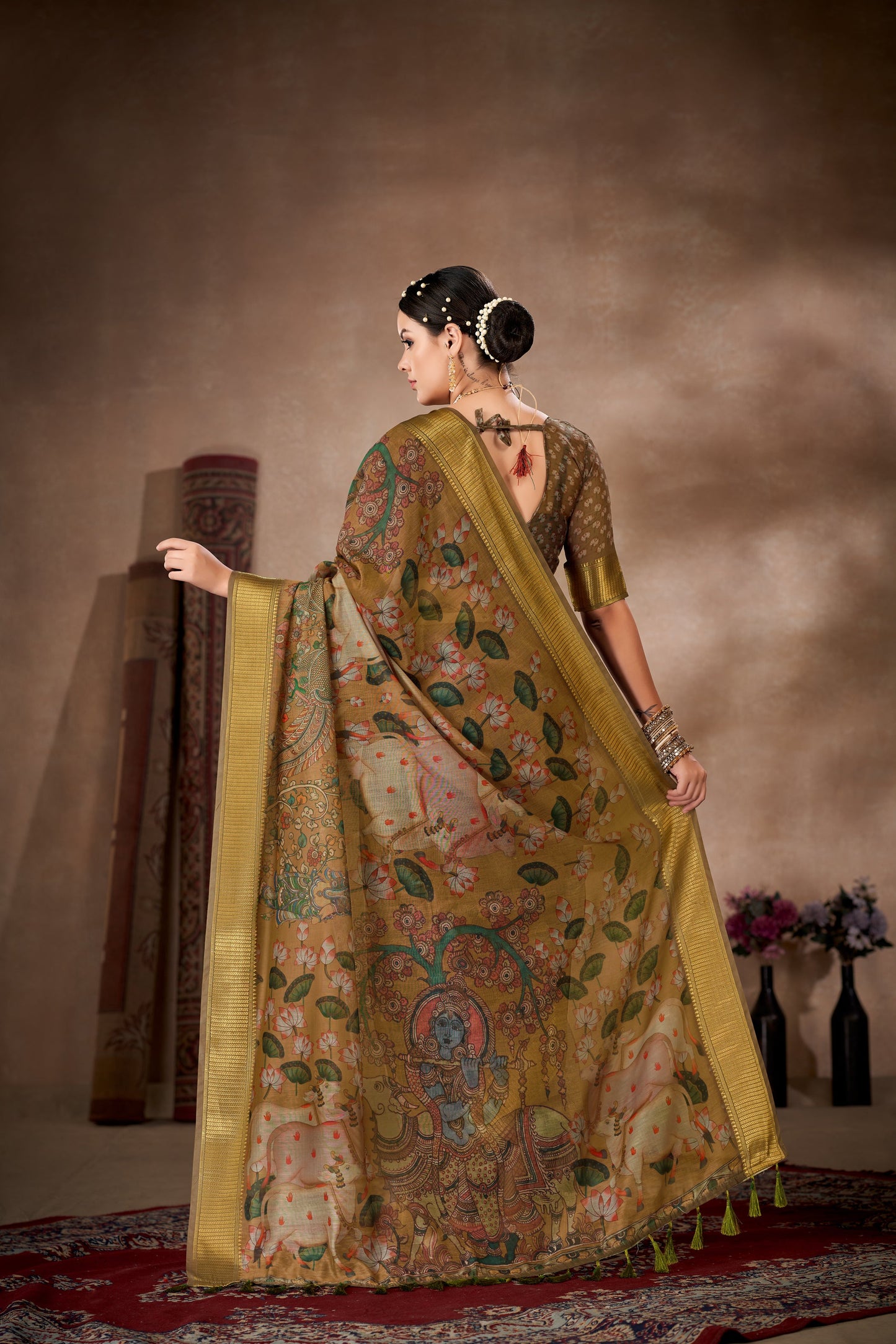 Women Kalamkari Printed Saree With Zari Border