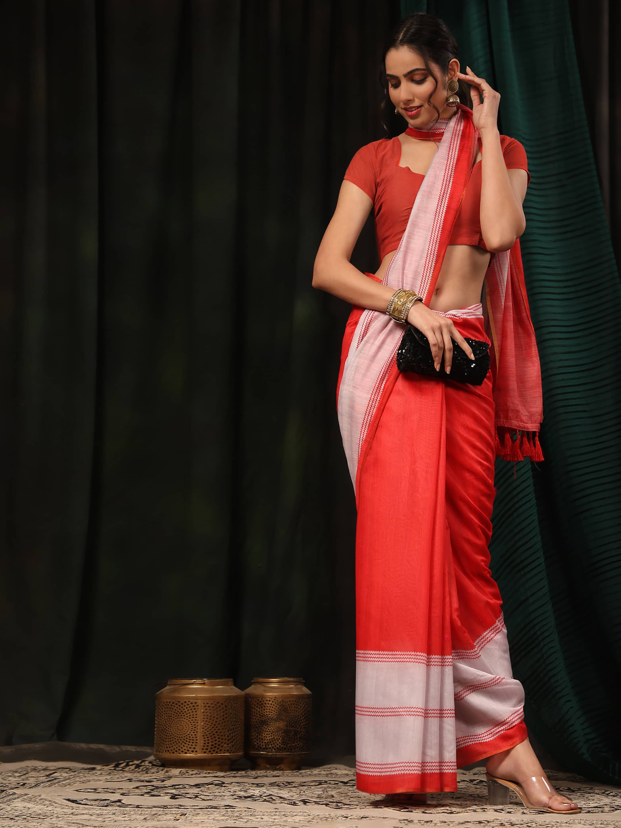 Women Cotton Blend Digital Print Saree