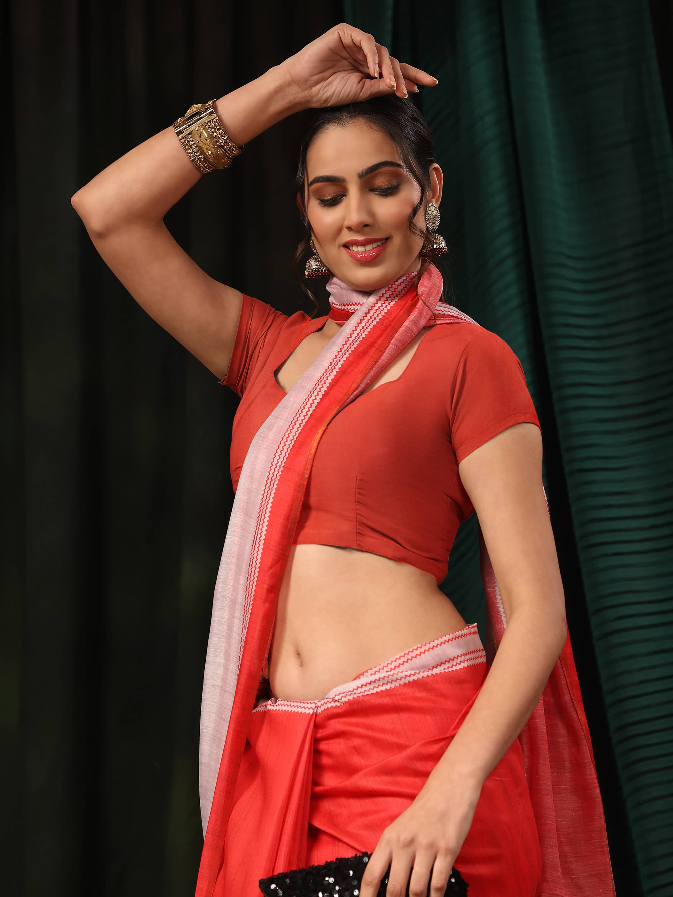 Women Cotton Blend Digital Print Saree