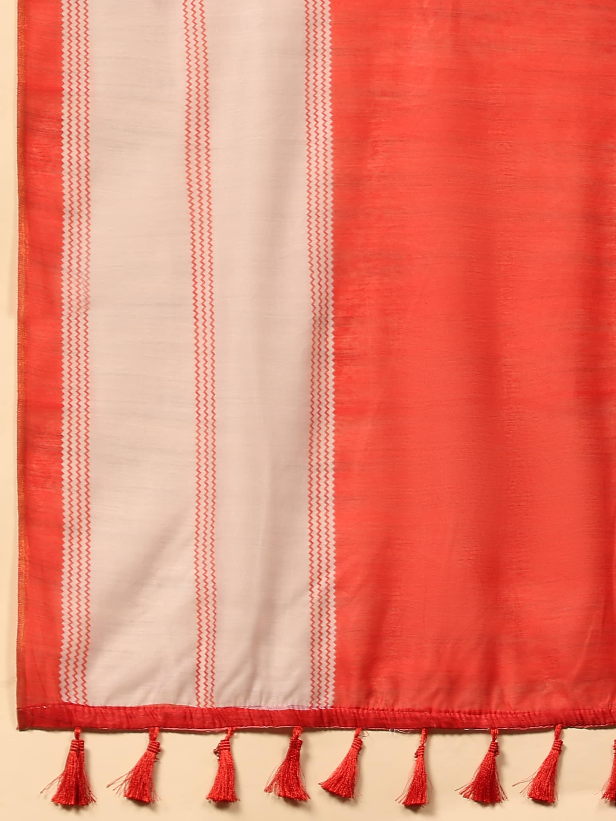 Women Cotton Blend Digital Print Saree