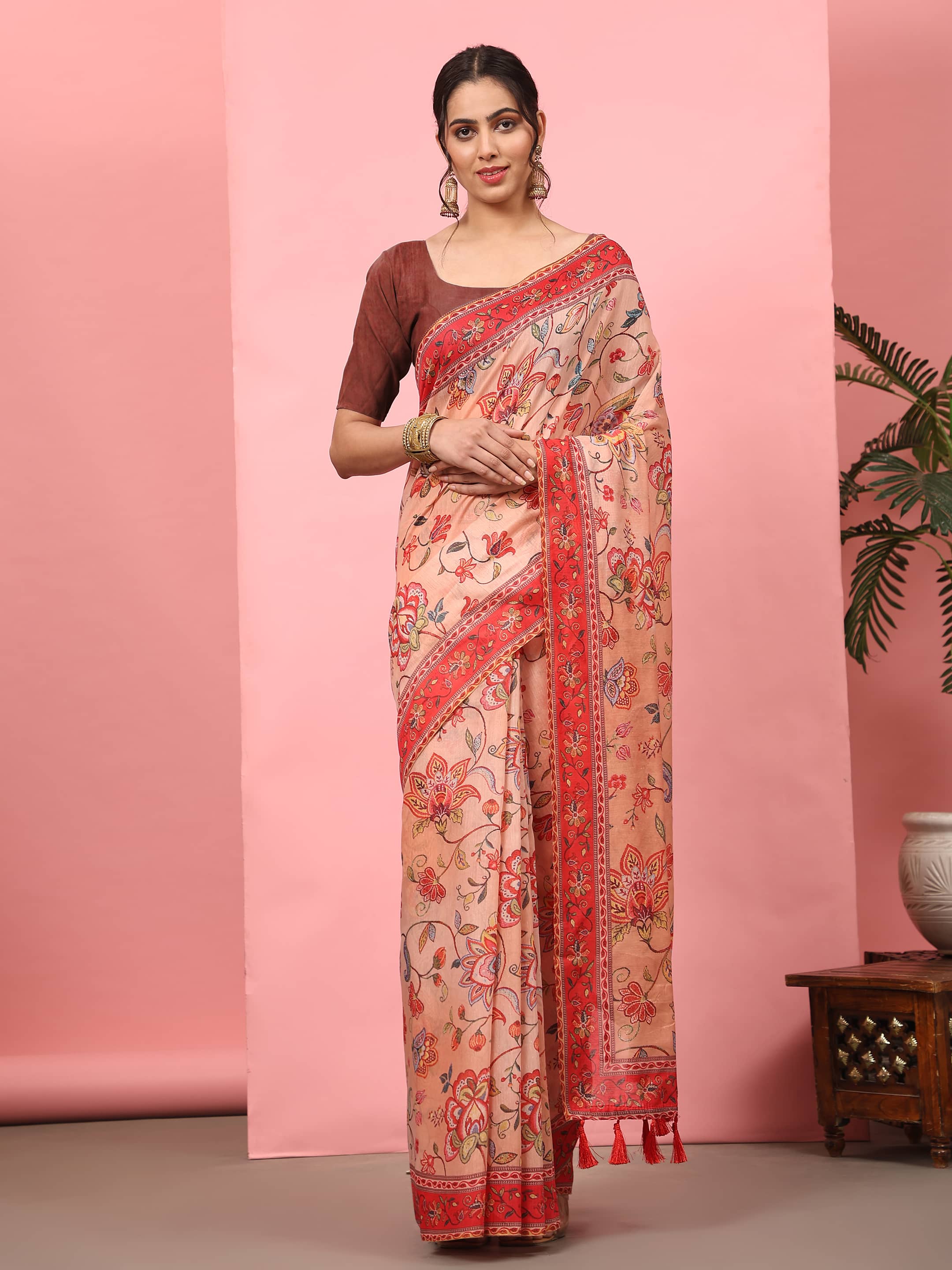 Women Cotton Blend Digital Print Saree